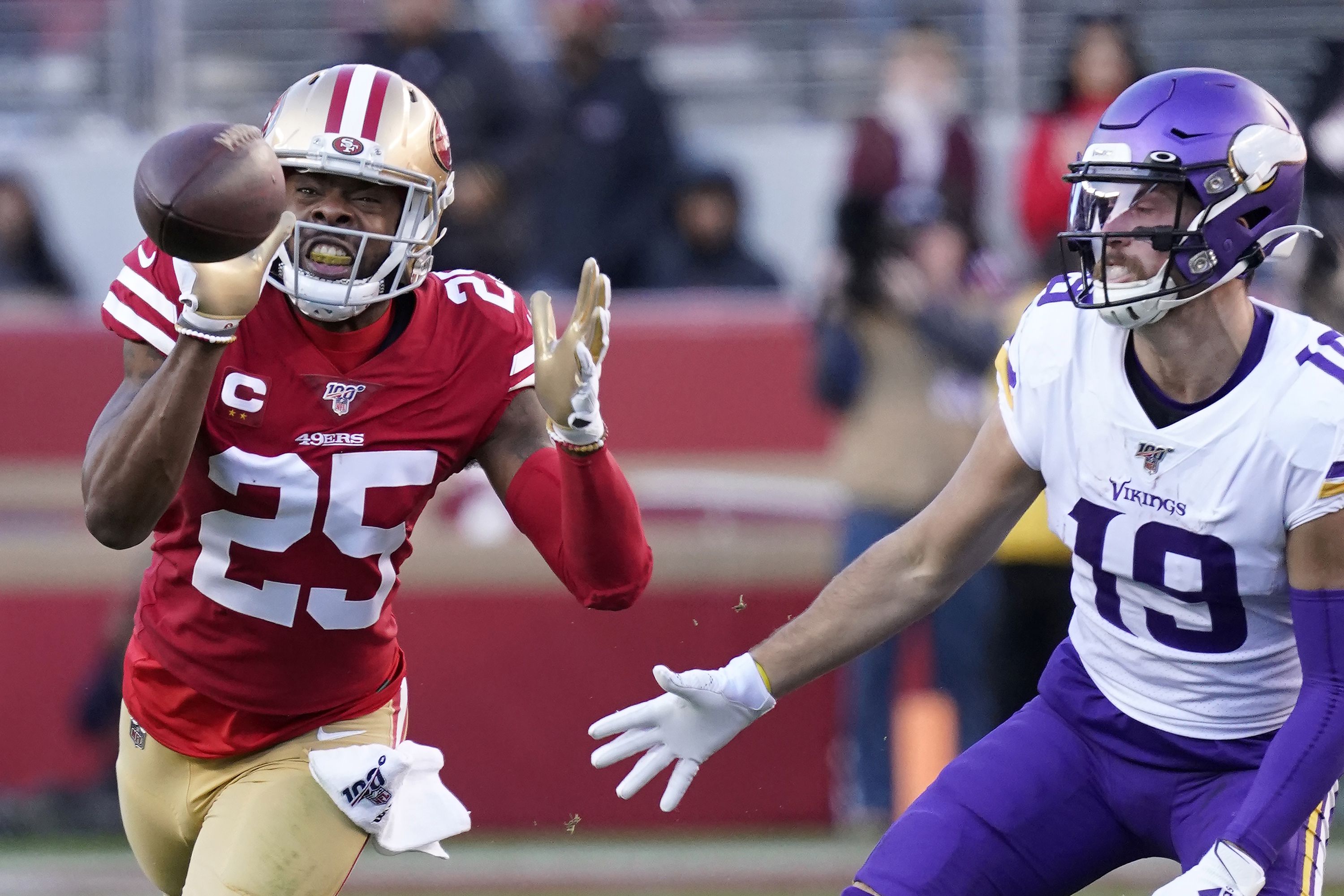 Photo: 49ers QB Colin Kaepernick in Brett Favre Green Bay Packers