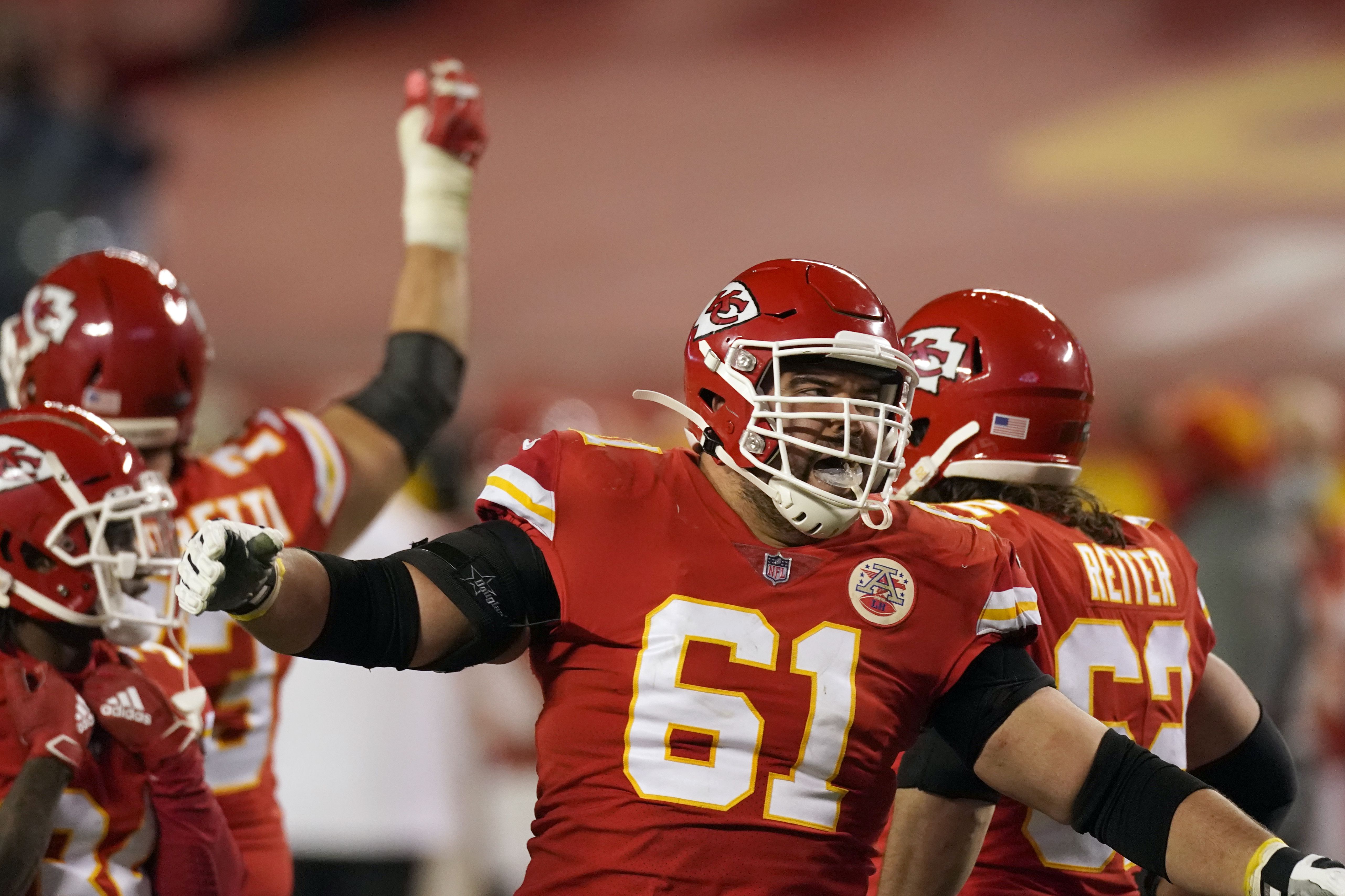 PFF names Chiefs Mitchell Schwartz, Eric Fisher among best NFL