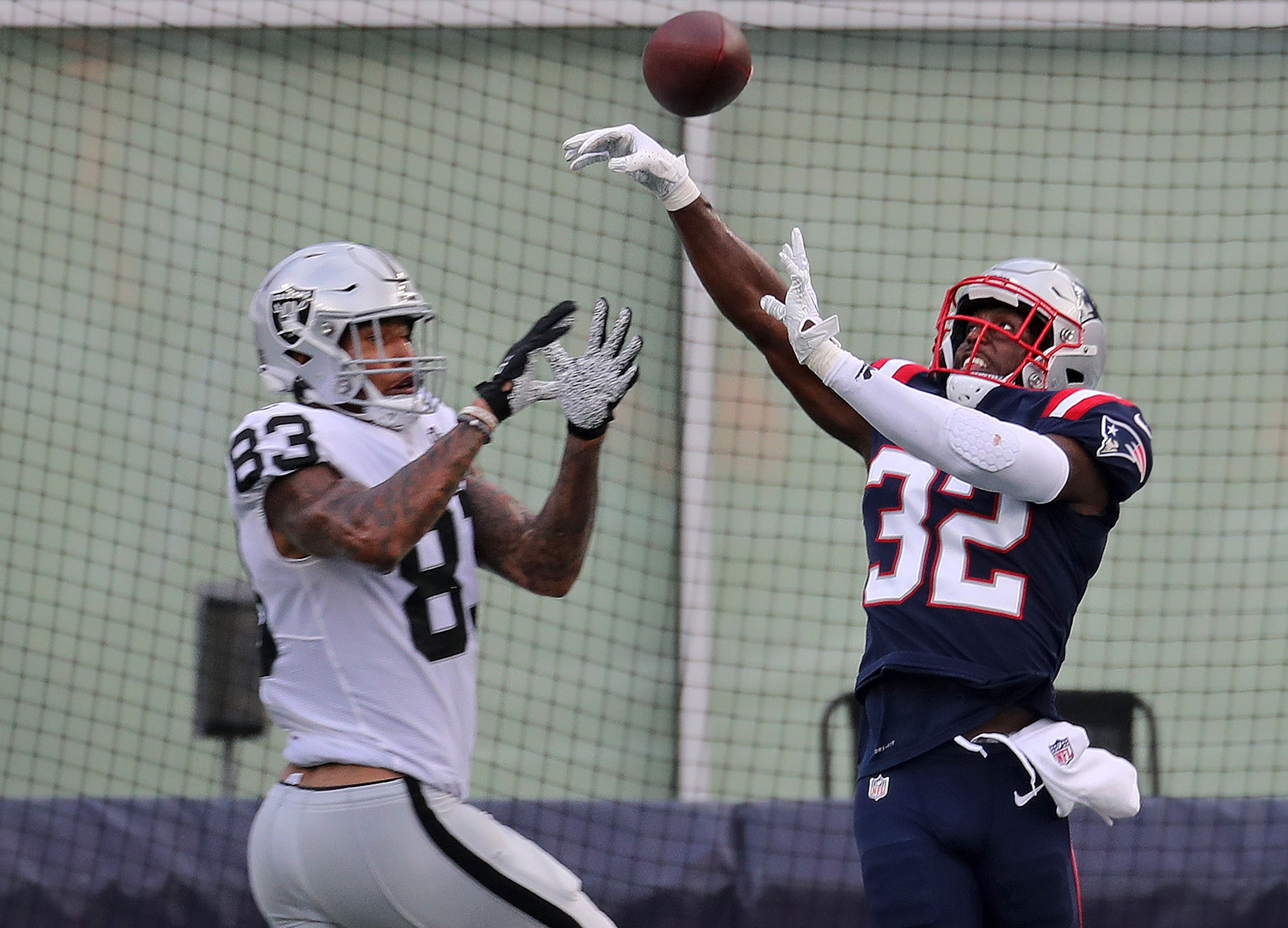 VIDEO: Raiders Beat Patriots Thanks to Chaotic Final Play