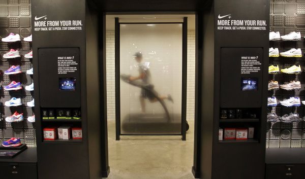 Interessant inkt Woordenlijst Nike opens at NorthPark with customization shops for shoes and apparel