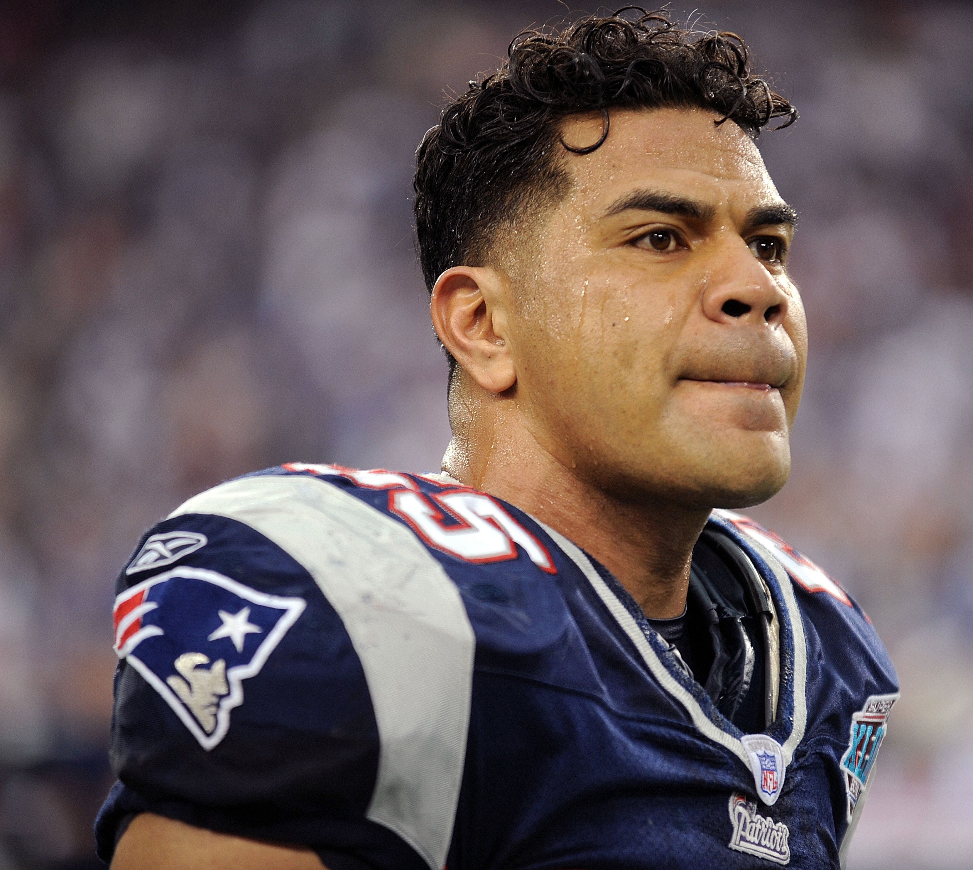 Former Chargers linebacker Junior Seau dies in apparent suicide