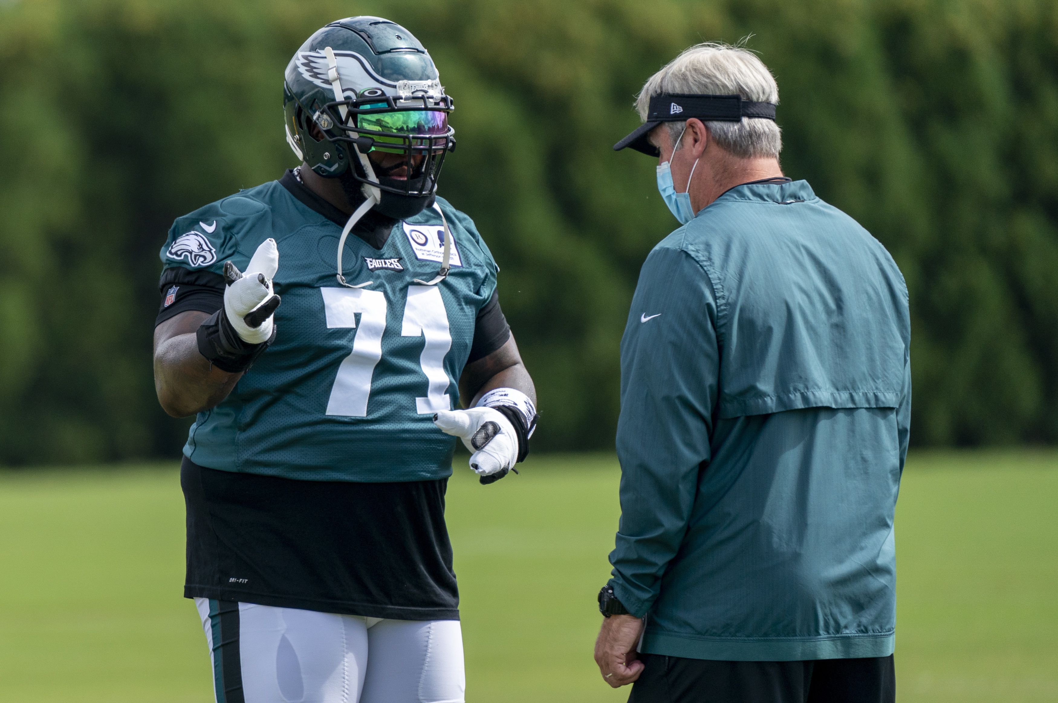 Eagles' training camp: Left tackle Andre Dillard leaves with injury, and  Jason Kelce honors Kobe Bryant