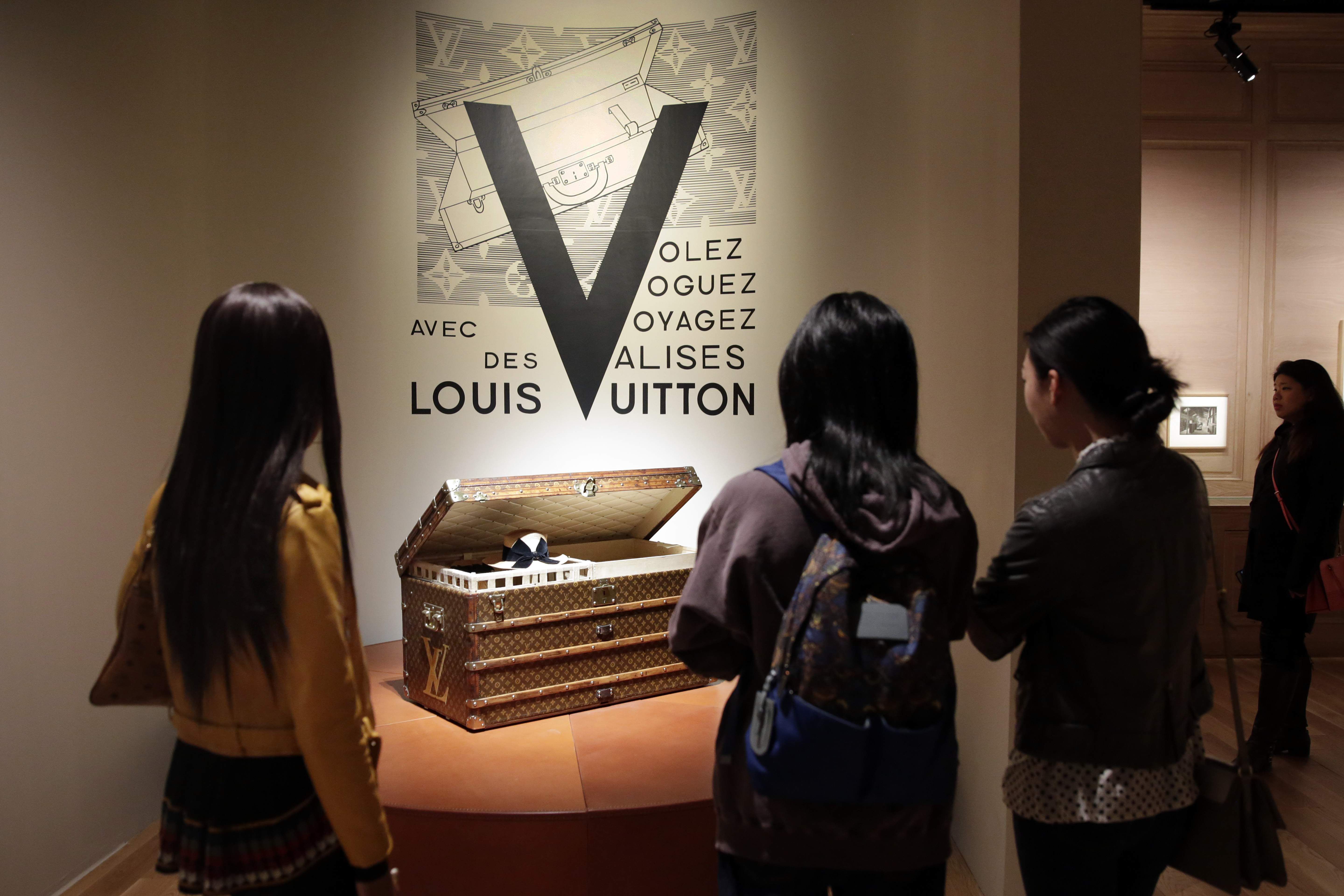 British Vogue - How did Louis Vuitton become the celebrity luggage brand of  choice? - - >