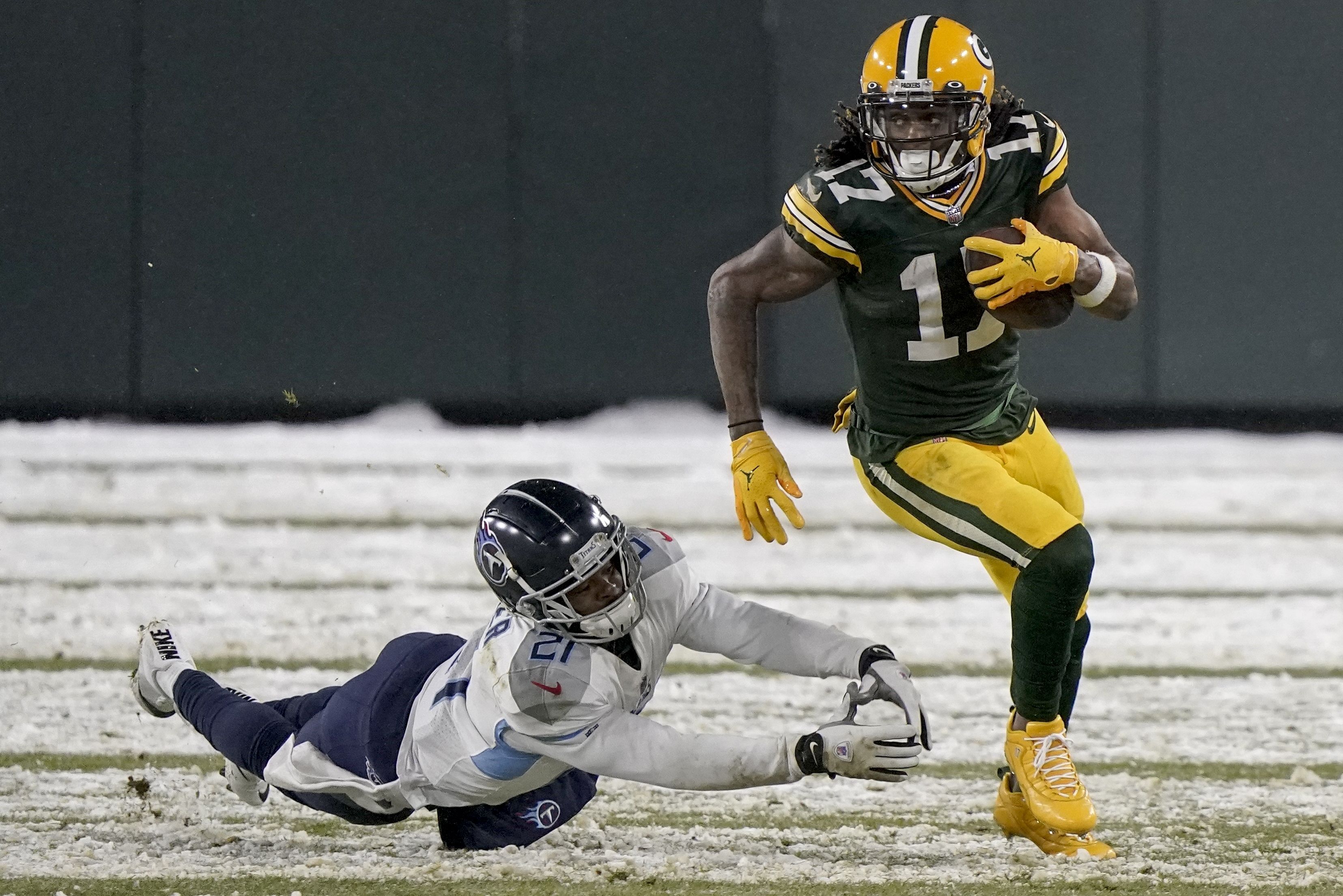 Green Bay Packers: Davante Adams tops PFF 2021 WR rankings