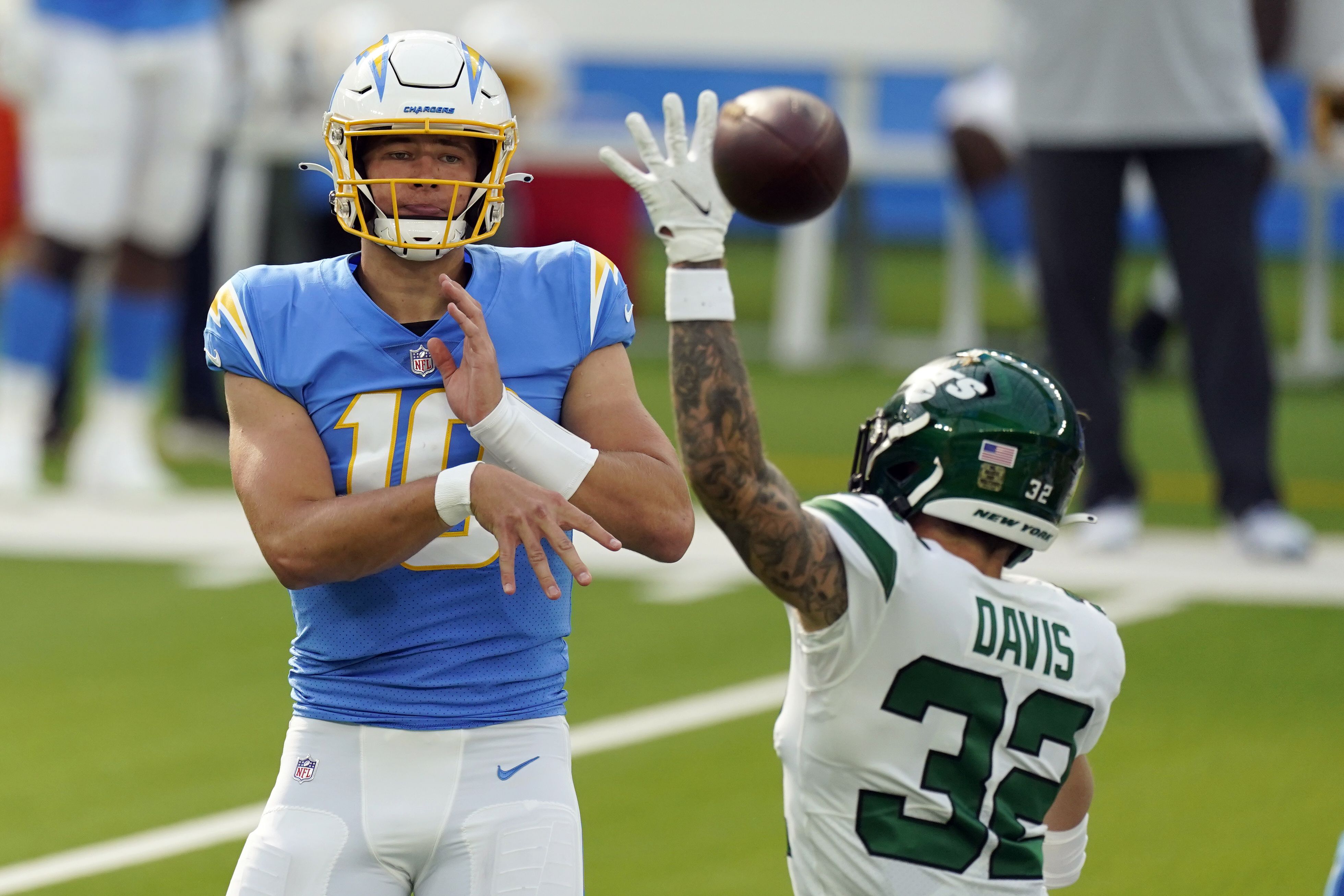 Justin Herbert attracts attention for new haircut