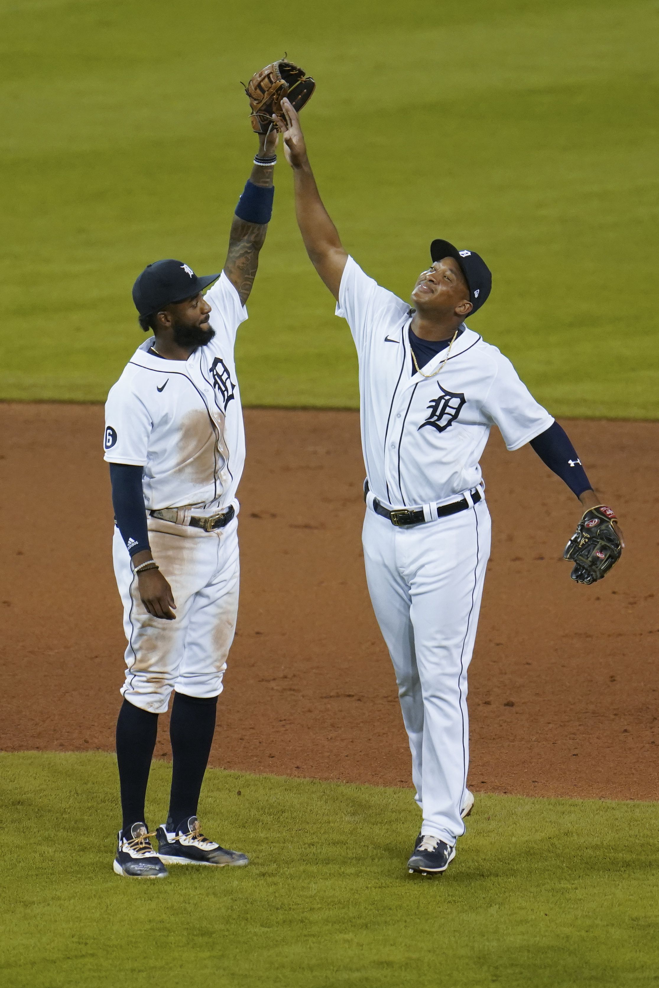 J.P. Crawford Named Rawlings Gold Glove Finalist, by Mariners PR