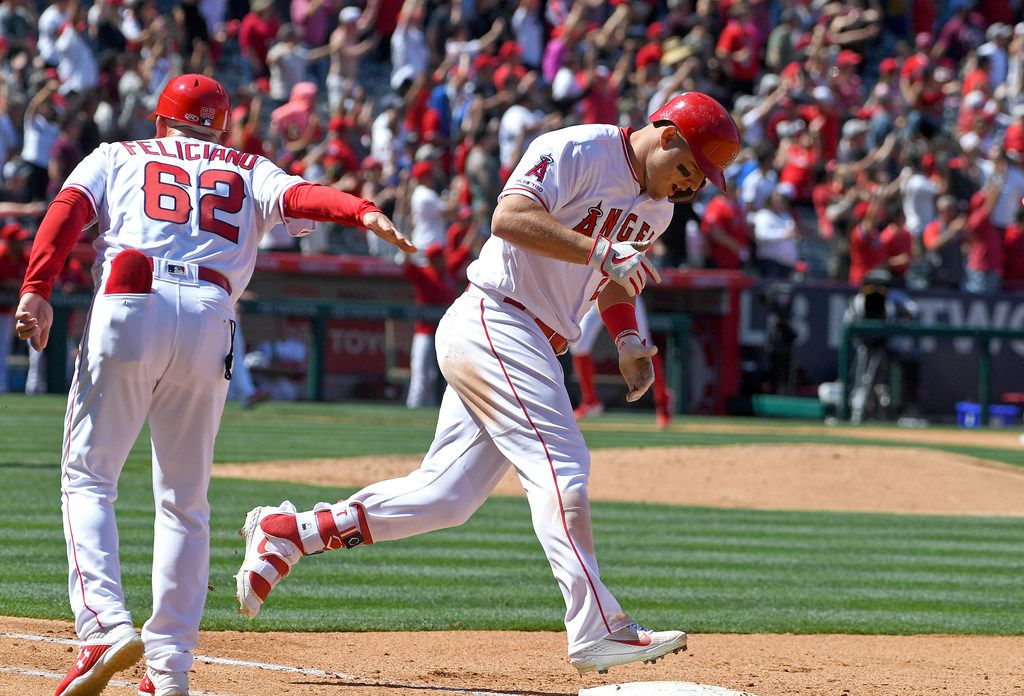 Mike Trout crushes pitch from his son