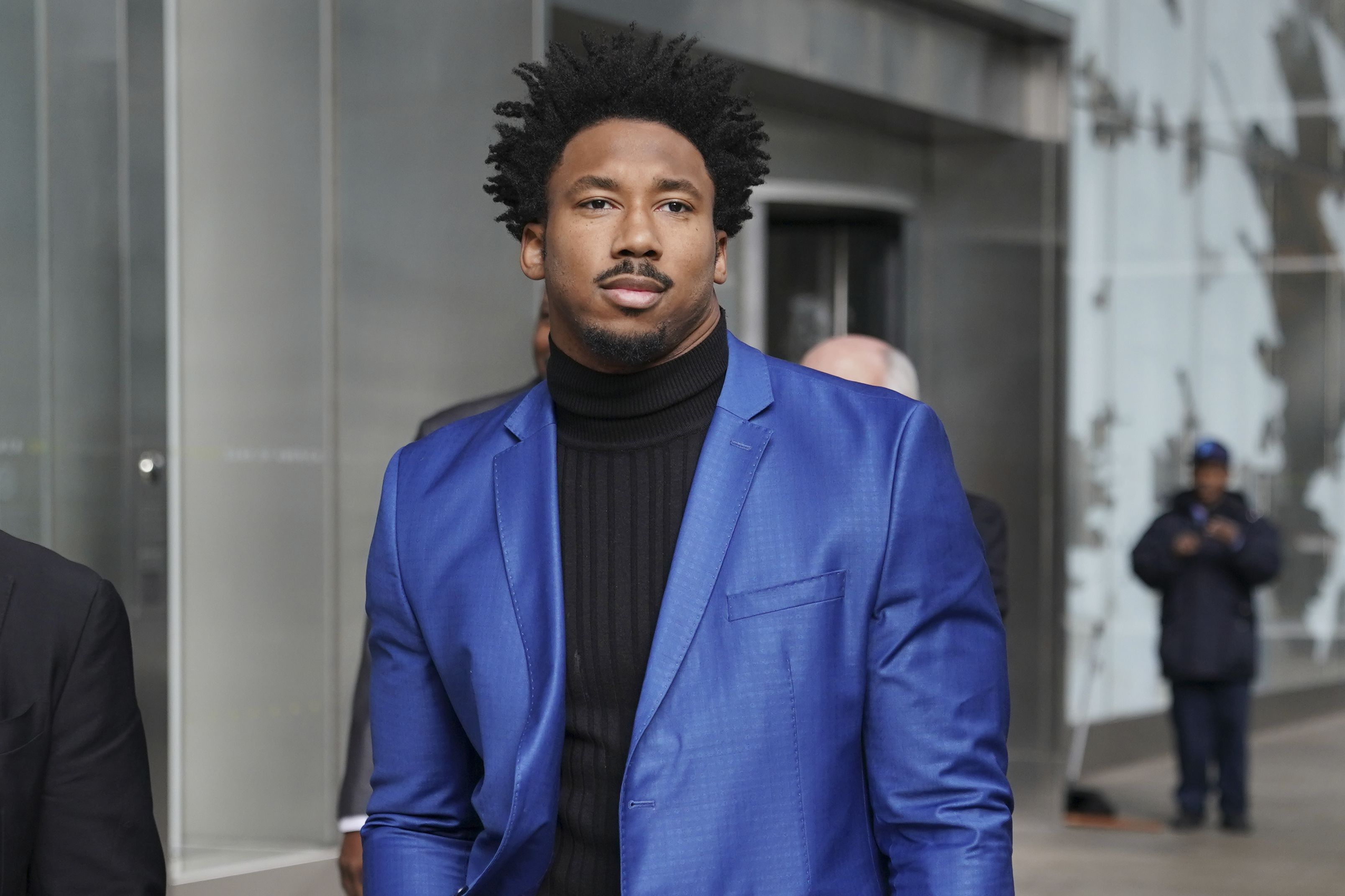 What Does Myles Garrett Wear on the Field?? 