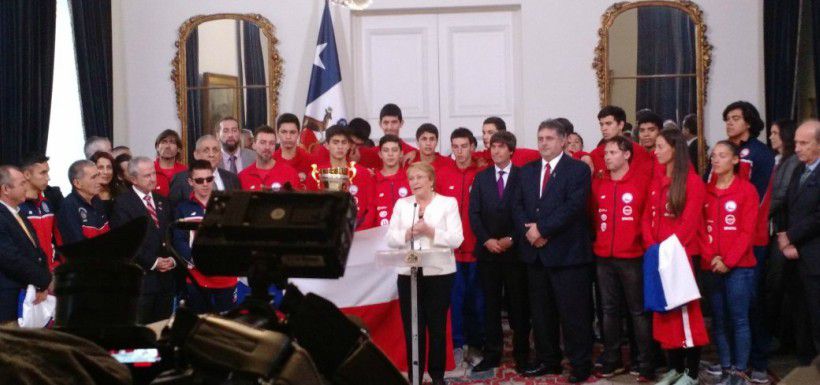 Bachelet y deportistas