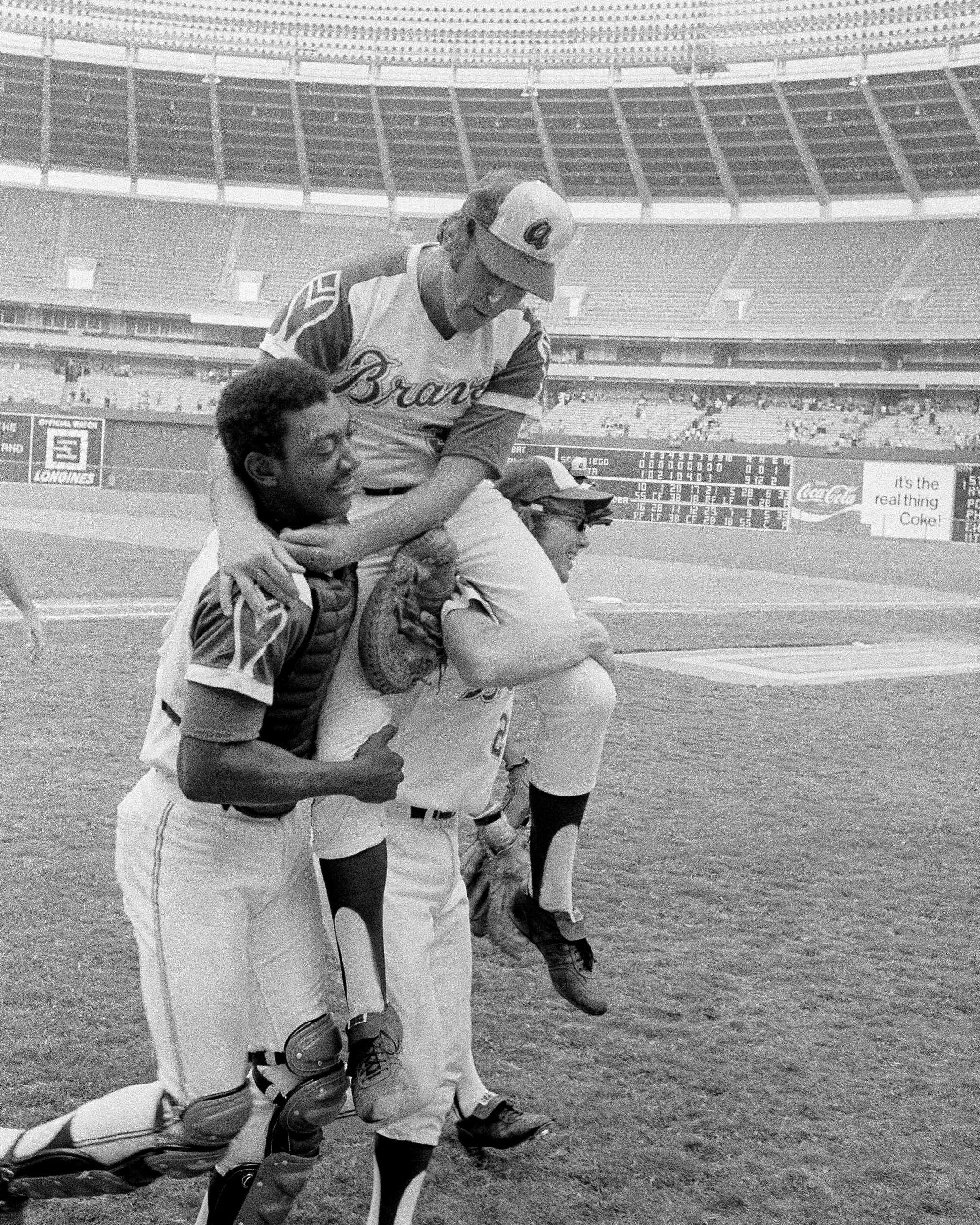 Phil Knucksie Niekro #35 Atlanta Braves 1976 Home Mitchell