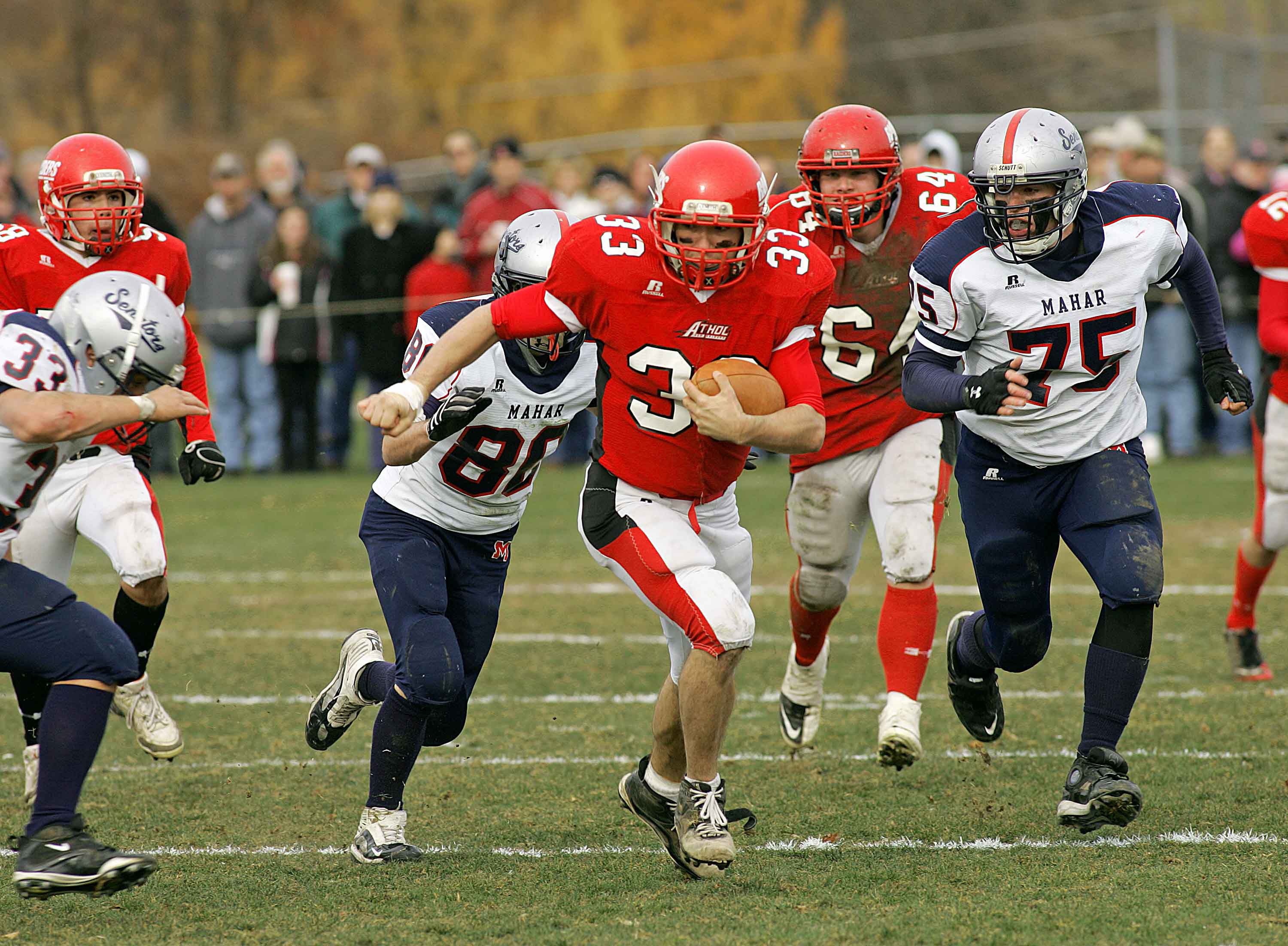 Massachusetts seniors make final memory in Thanksgiving football