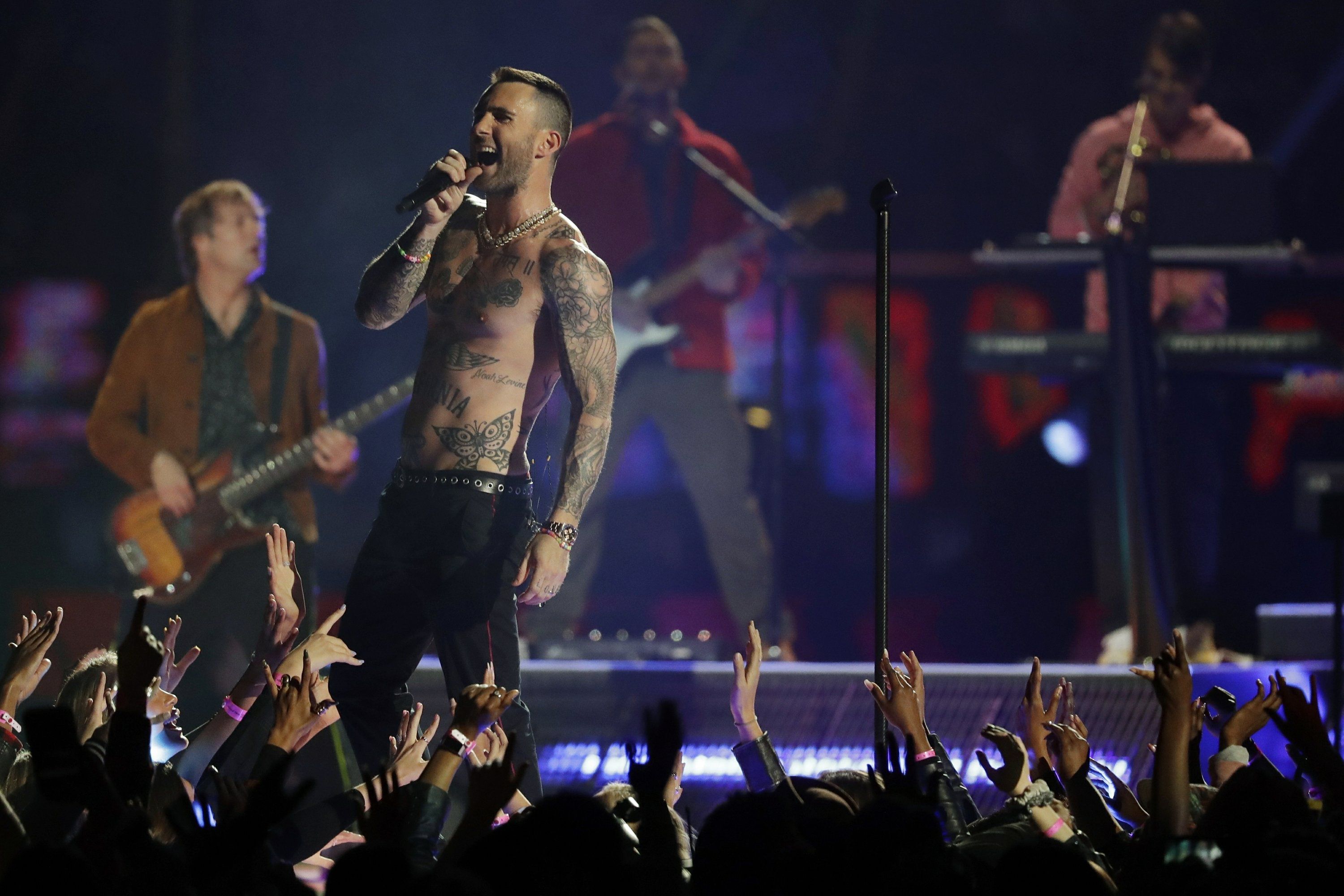 Maroon 5 decepciona con su espectáculo de medio tiempo en el Super Bowl