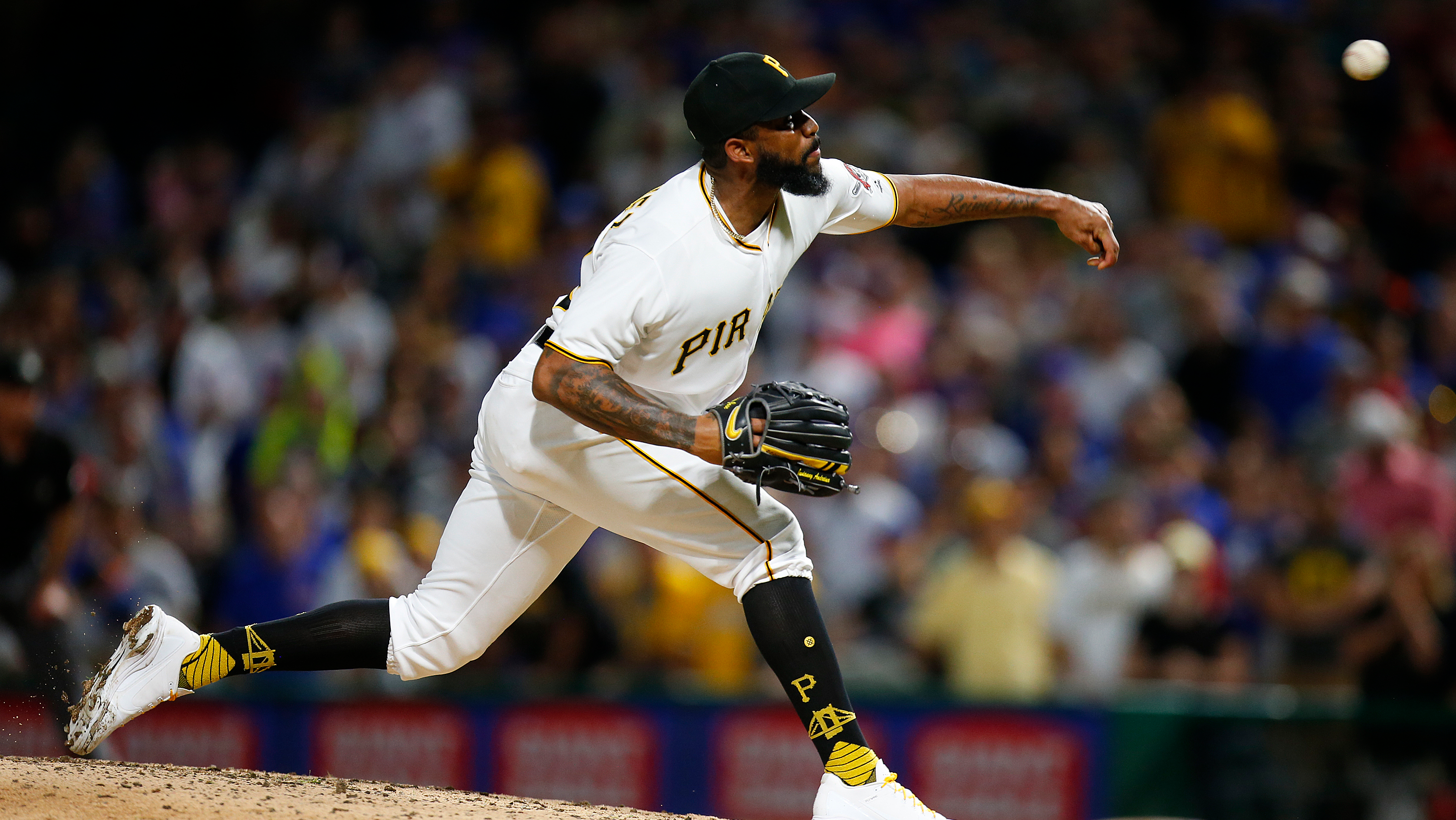 Pirates closer Felipe Vazquez attempted to have sex with 13-year
