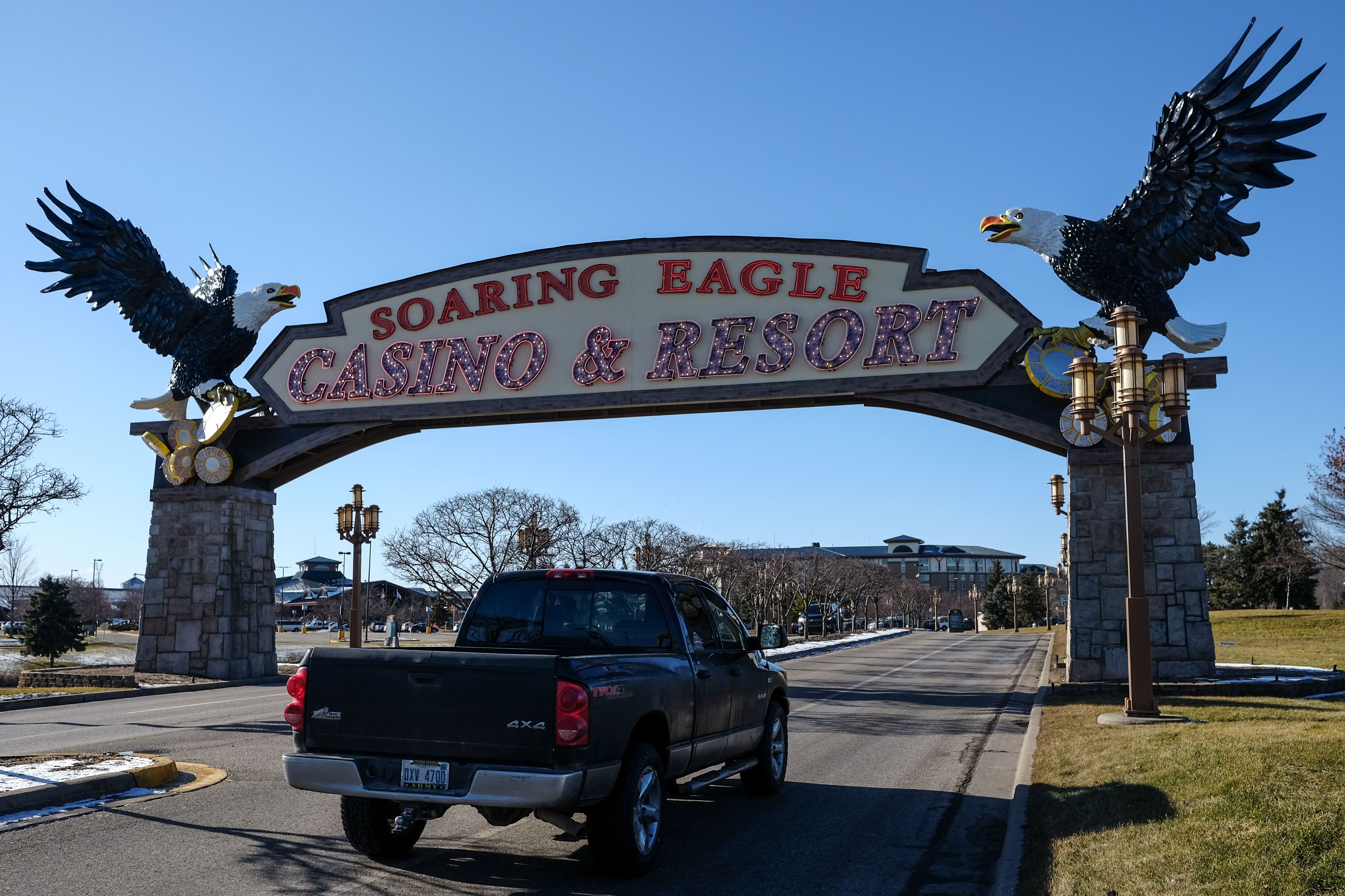 Former MSU stars to join sports betting opening at Soaring Eagle