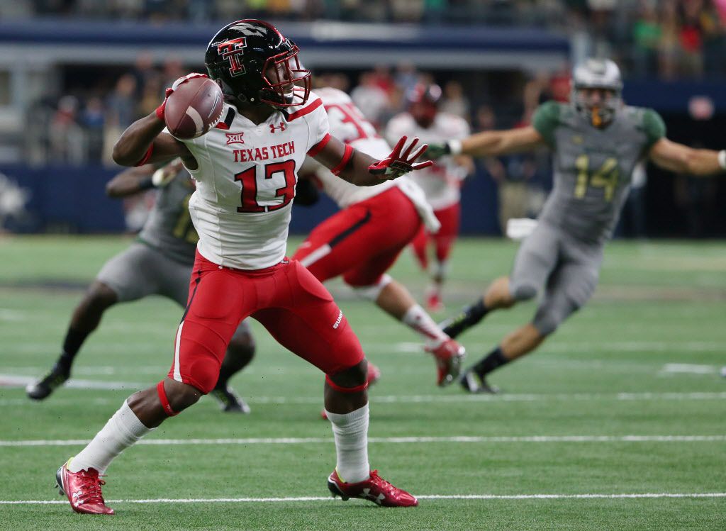 Watch: Cameron Batson flips across the goal line for Tech's first touchdown  of the season