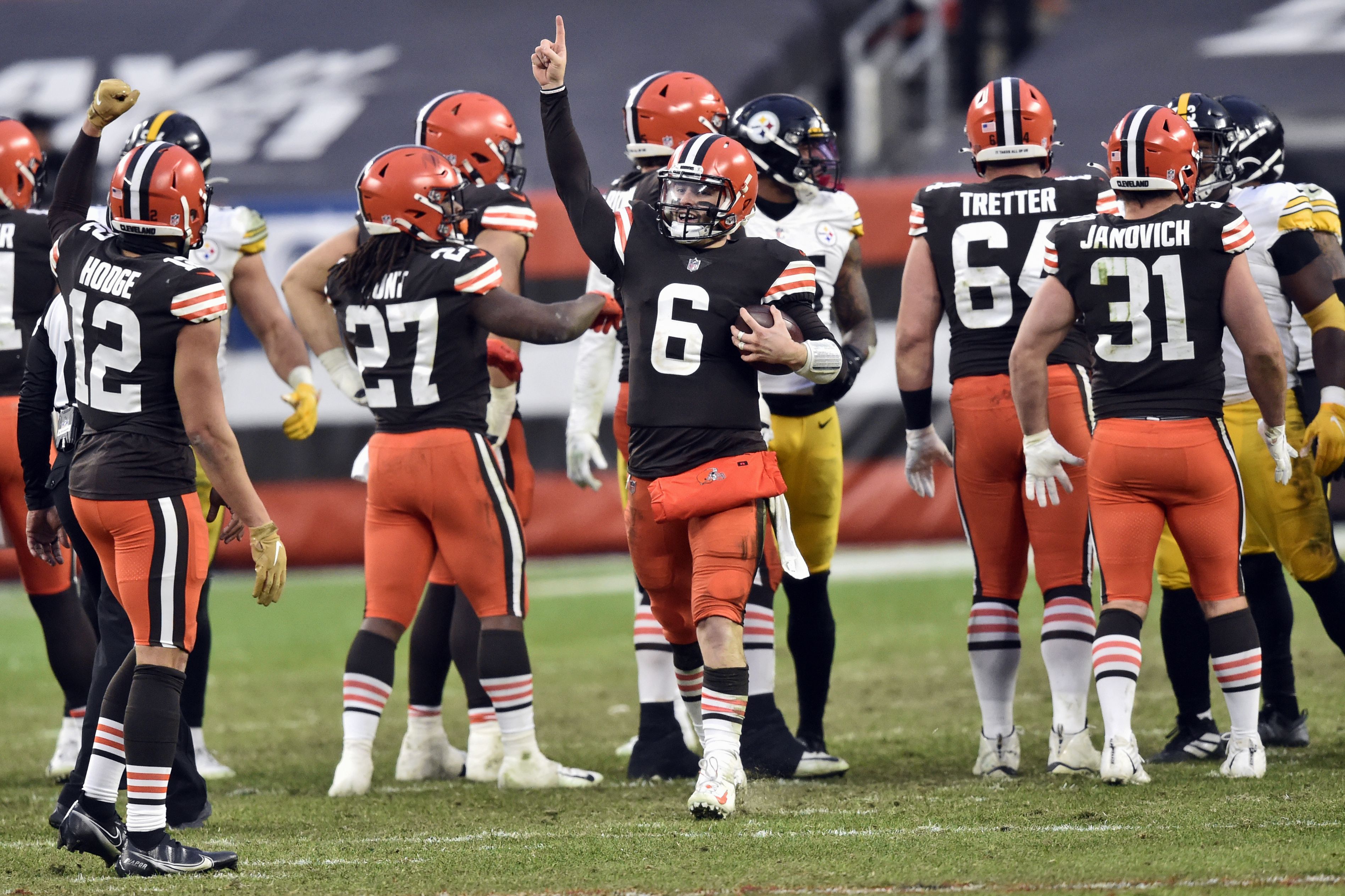 Browns end long playoff drought, survive late Steelers rally