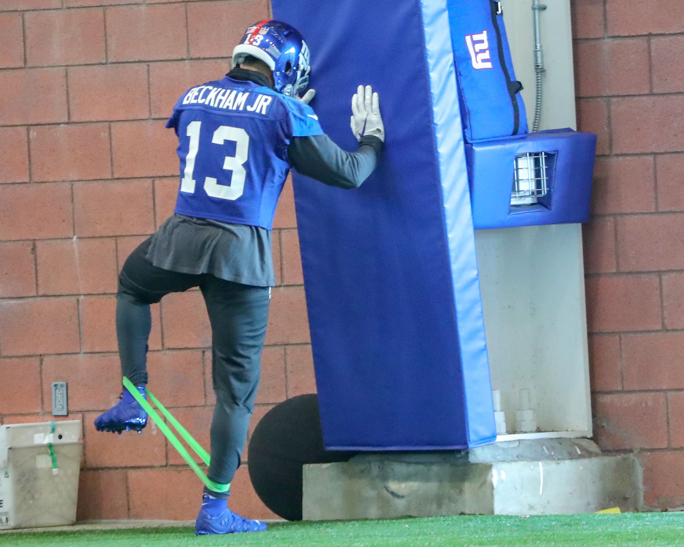 Michael Strahan is officially a believer in Giants QB Daniel Jones