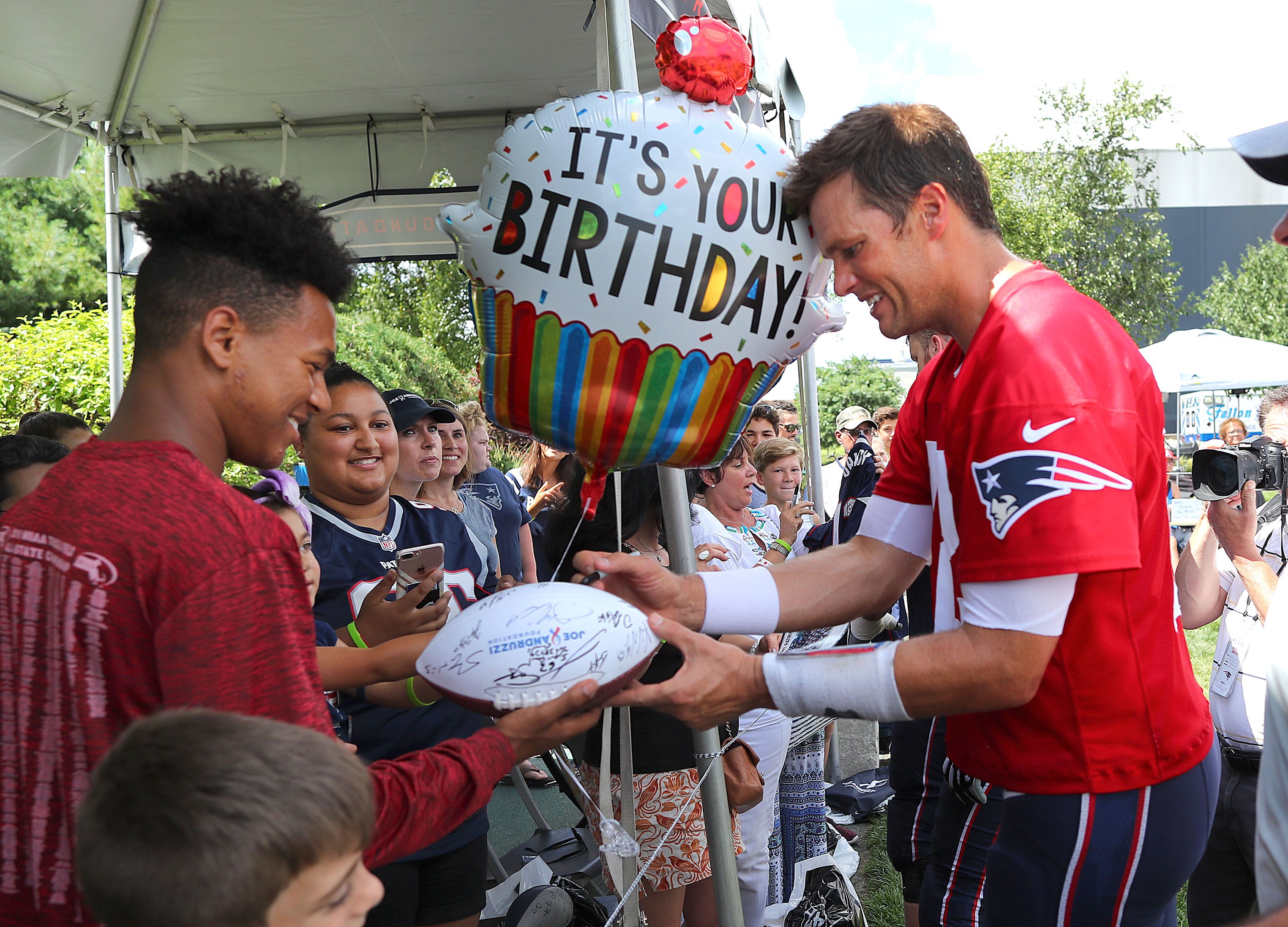 Poll: Who Looks Older, Slater Or Tom Brady?