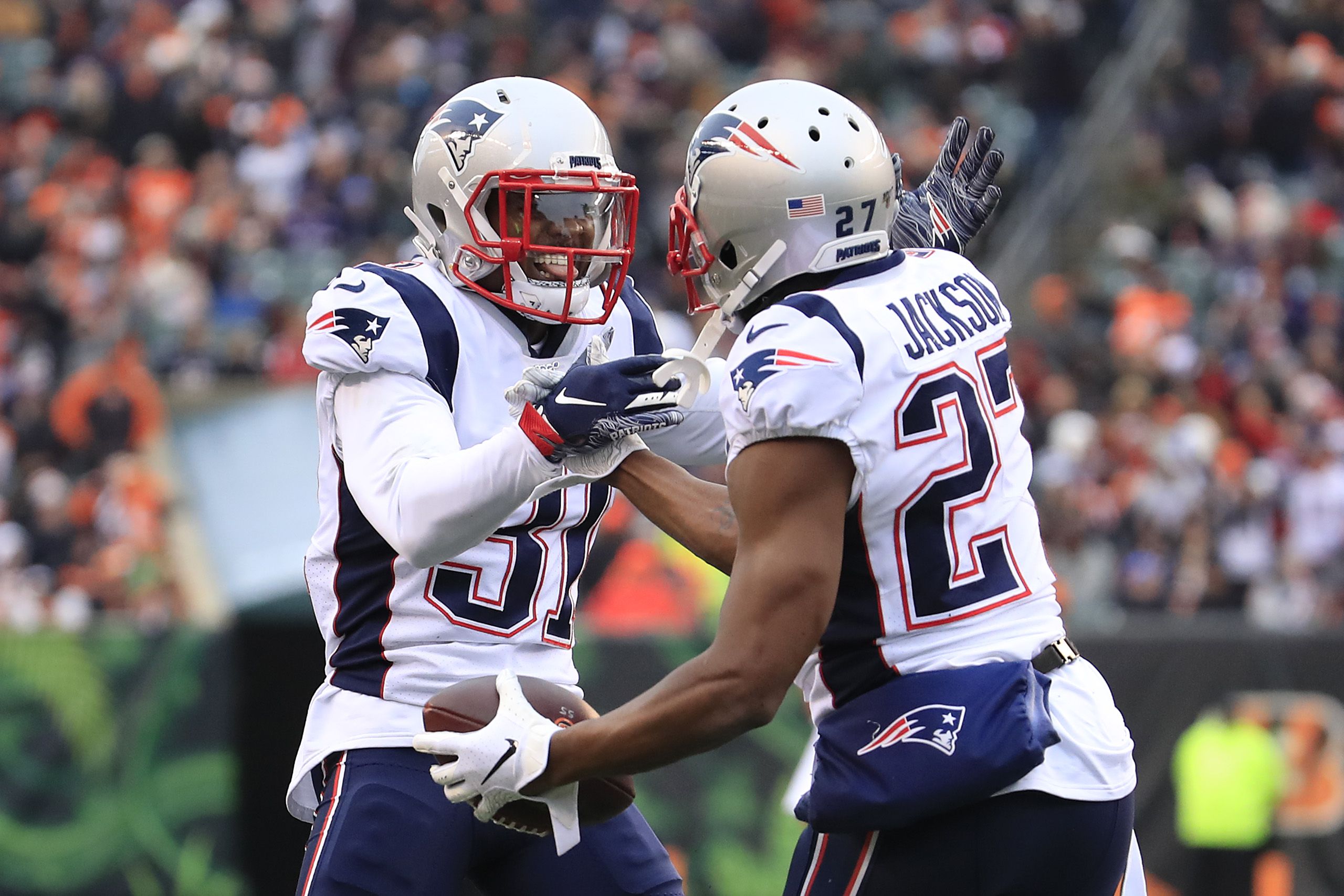 What experts are predicting for Sunday's Patriots-Dolphins game