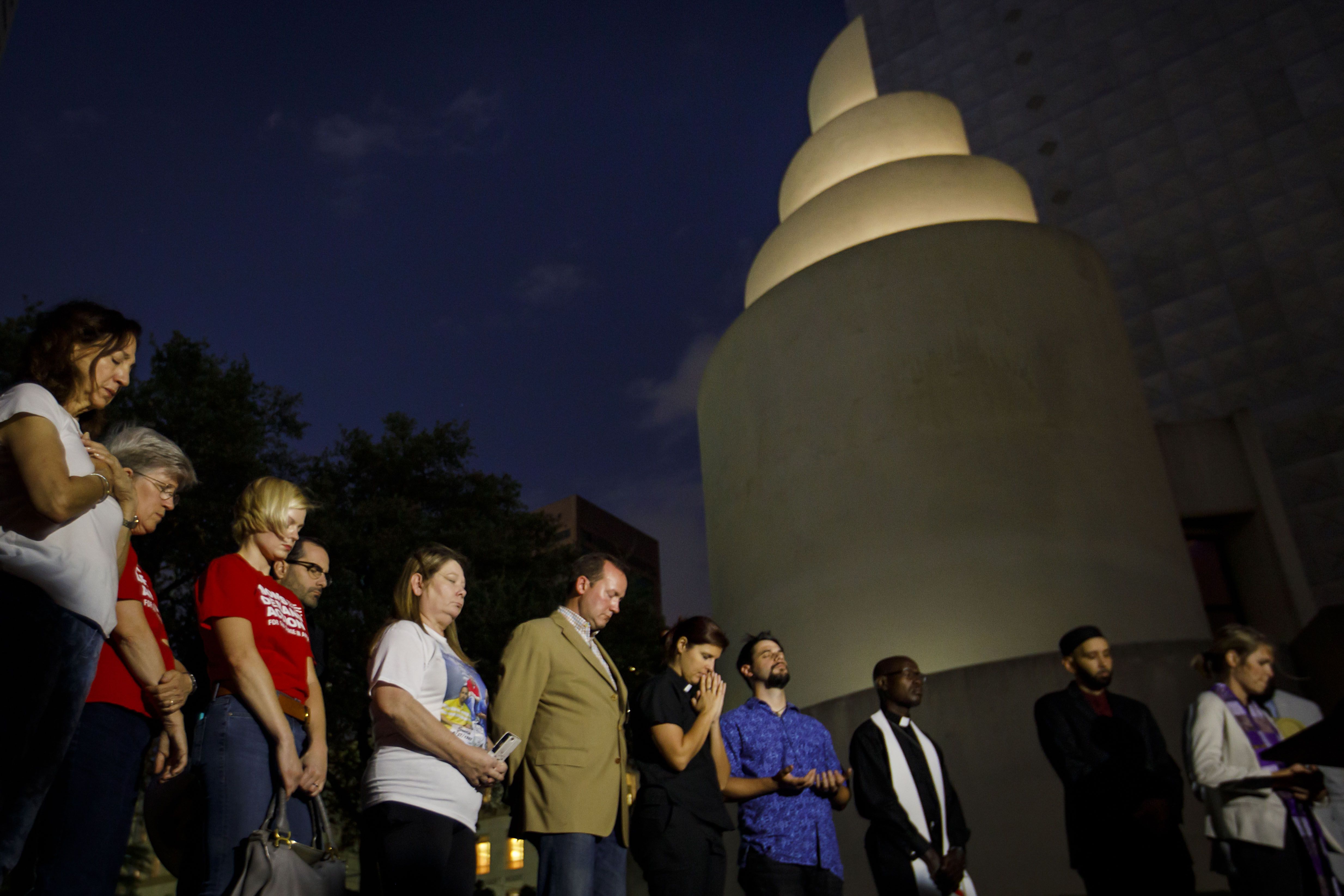 Strip shooting Las Vegas: Todd Blyleven, son of Bert, assisted survivors  during massacre