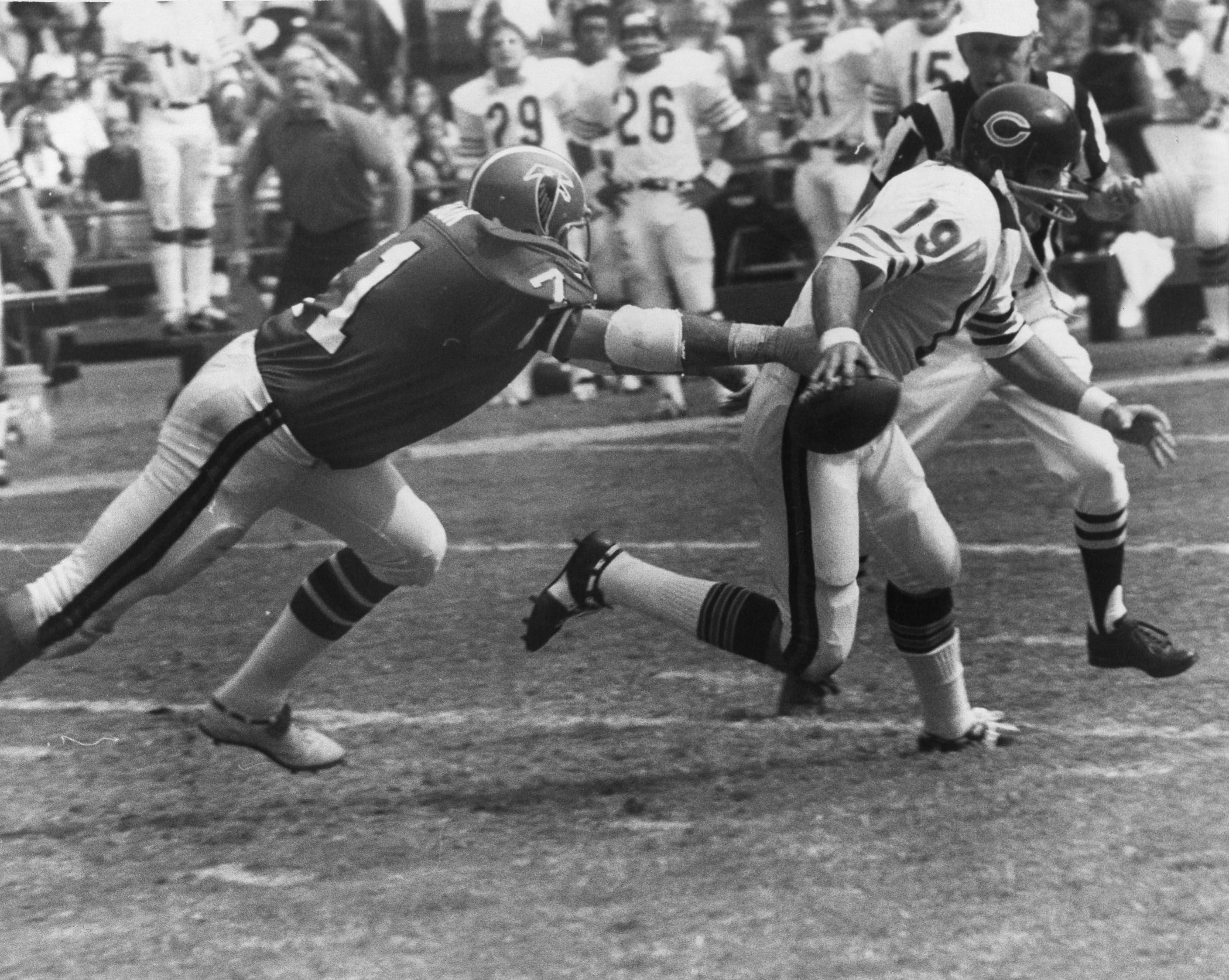 Longtime Atlanta Falcons defensive end John Zook dies at age 72