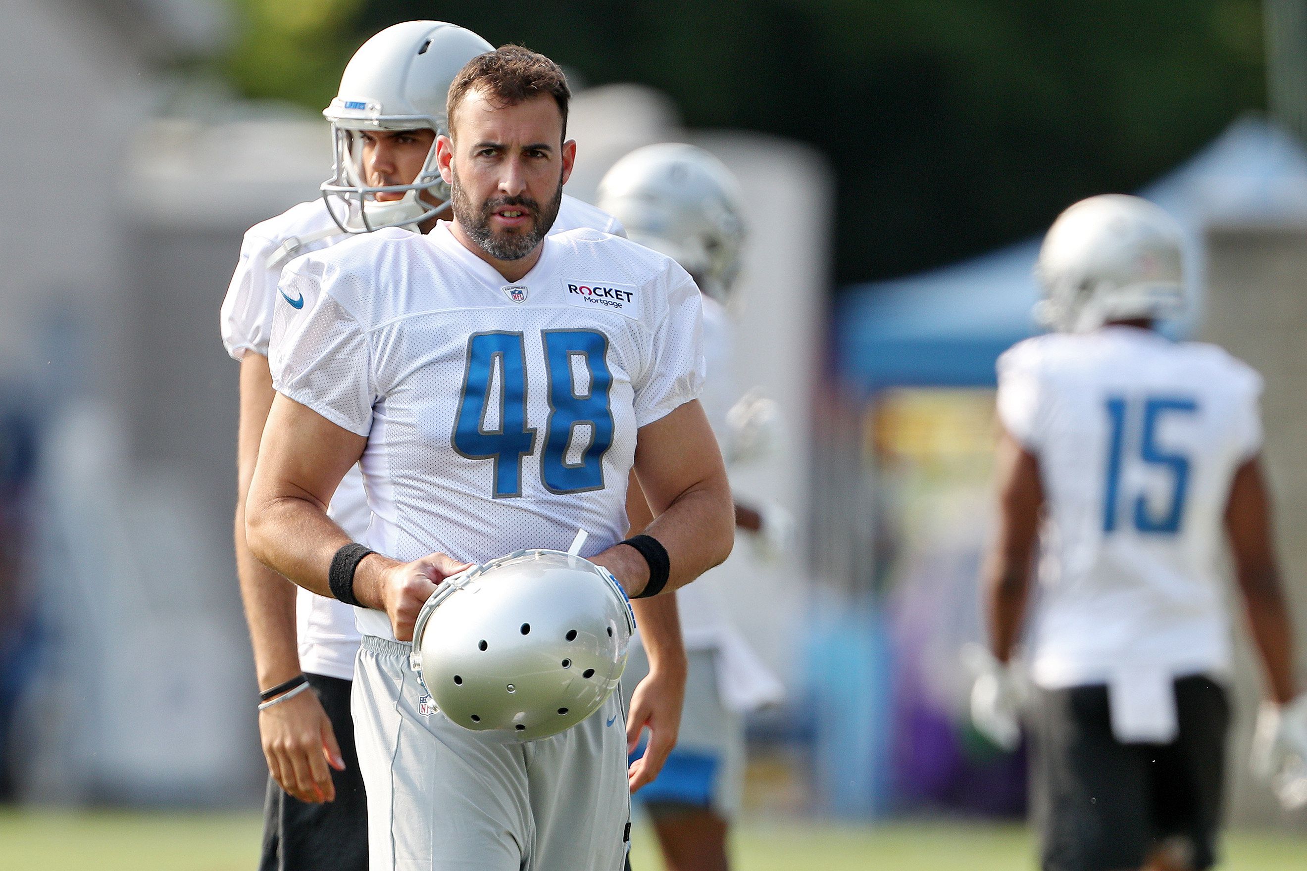 Detroit Lions re-sign long snapper Don Muhlbach