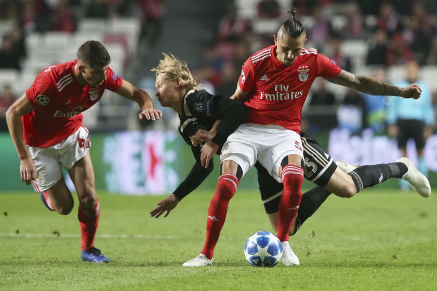 Benfica vs Ajax 900 x 600