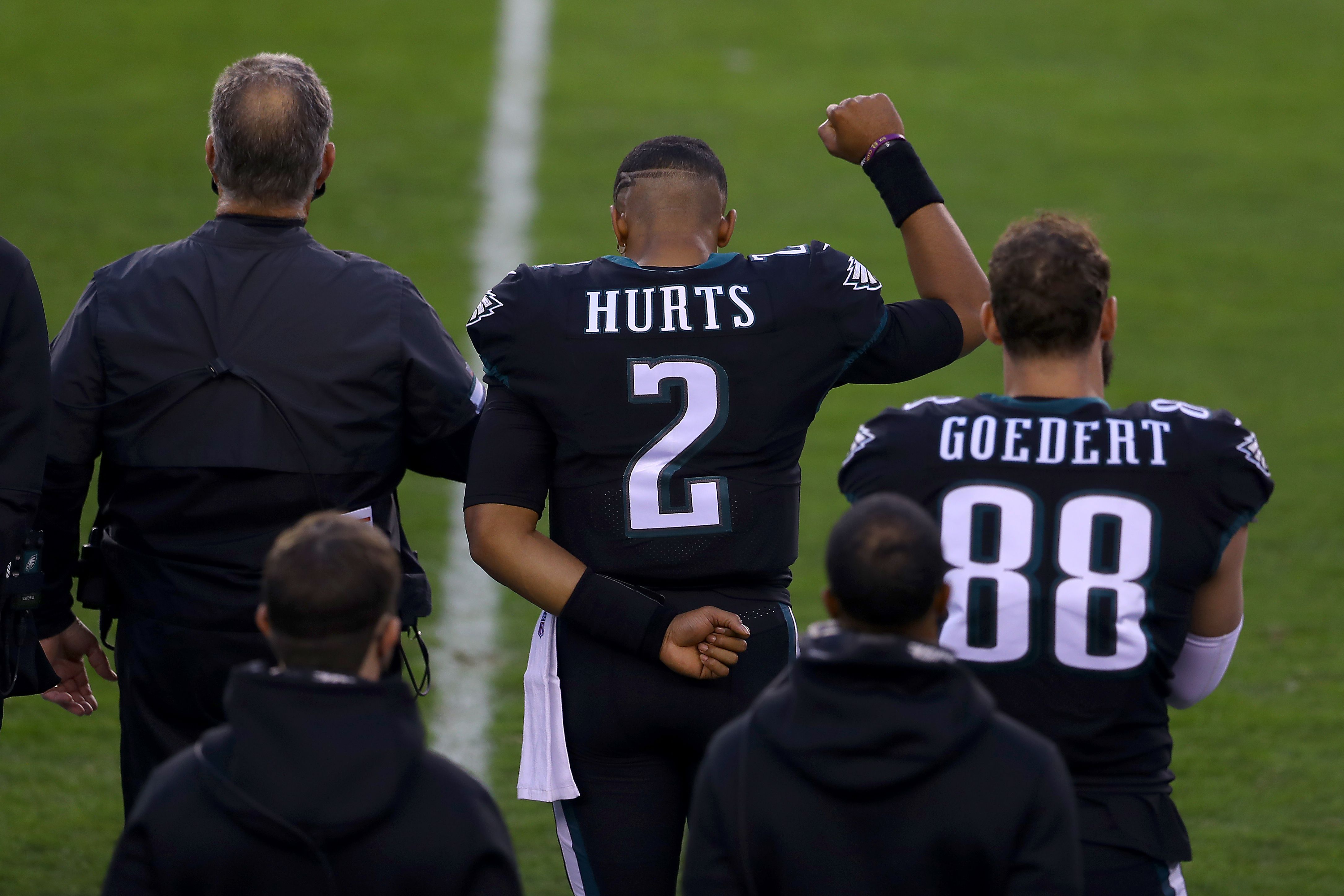 Hurts shows up to Linc wearing Jordan 'I'm back' shirt