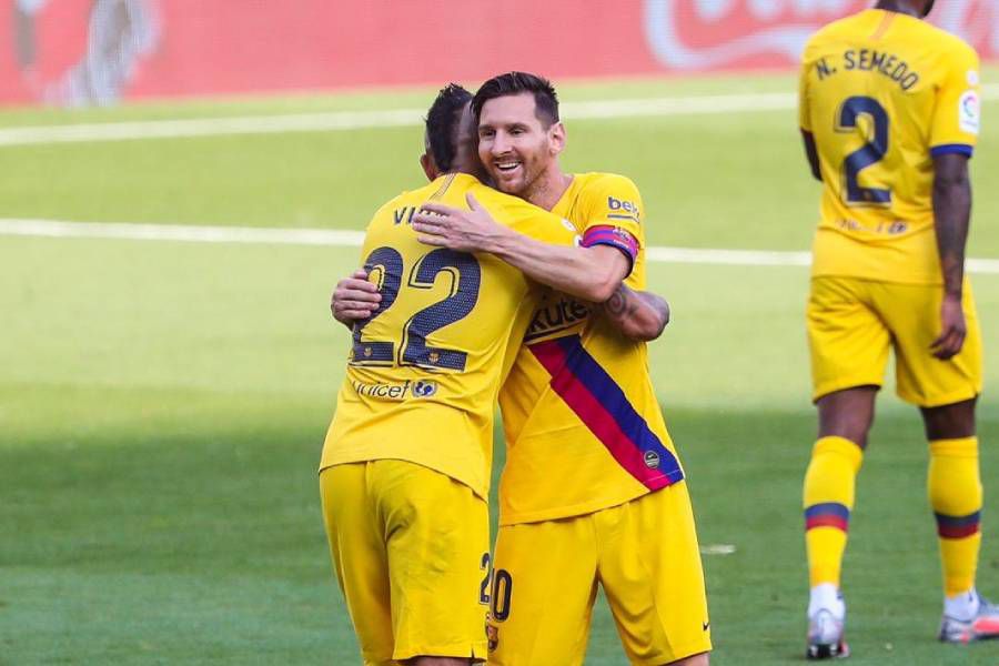 Arturo Vidal, Barcelona, Lionel Messi