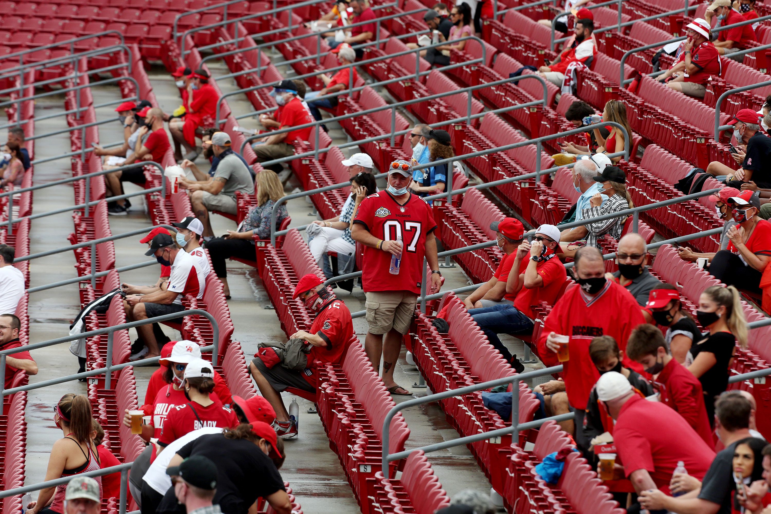 Long-awaited treat for fans: Tom Brady show and a Bucs win