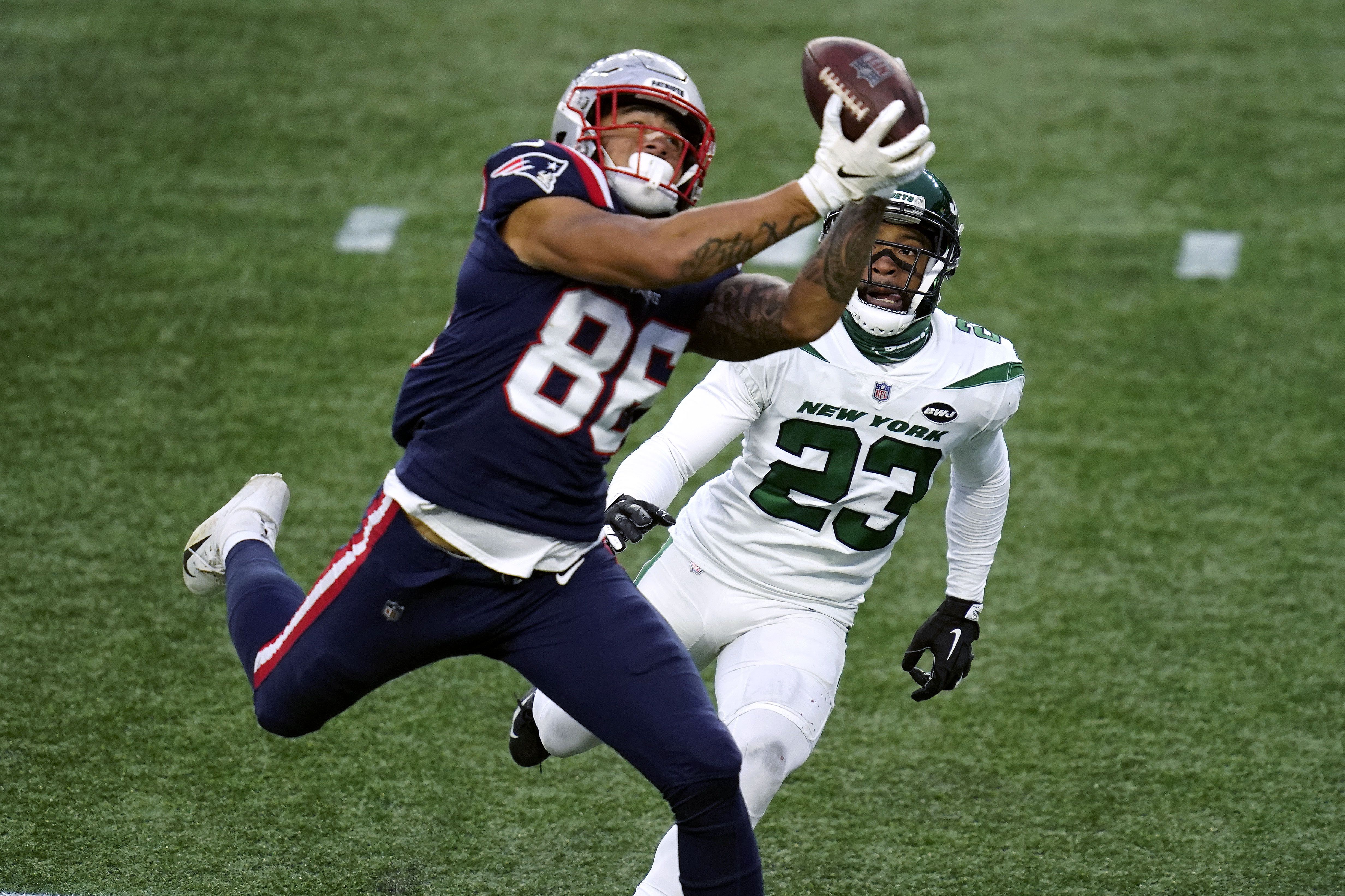 In a must-win game, the Patriots save their season with a victory over the  Jets - The Boston Globe