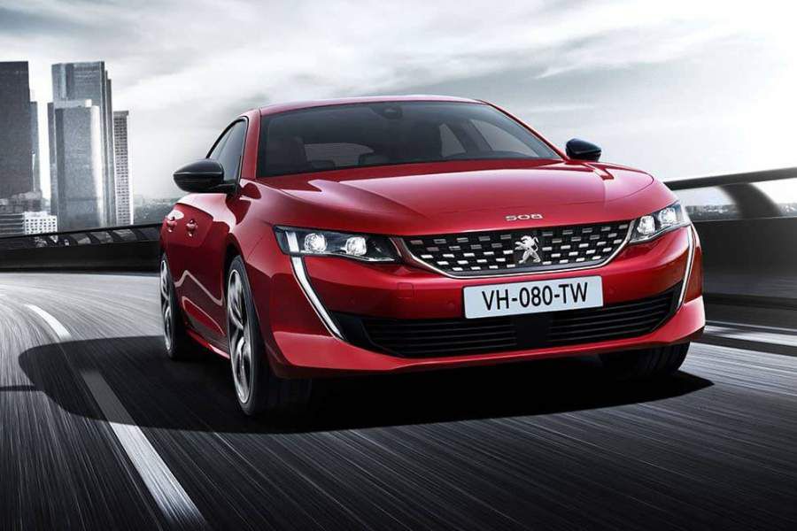 peugeot_508_2018_01_1440x655c-900x600.jpg