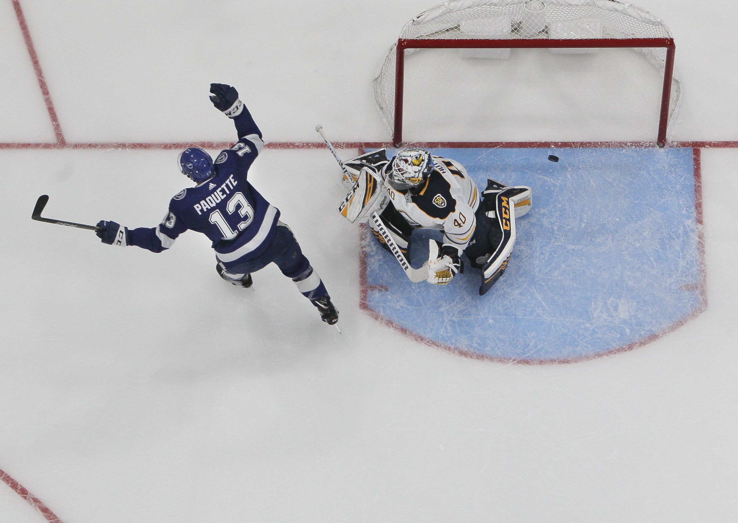 Lightning host 'Hockey Fights Cancer' night