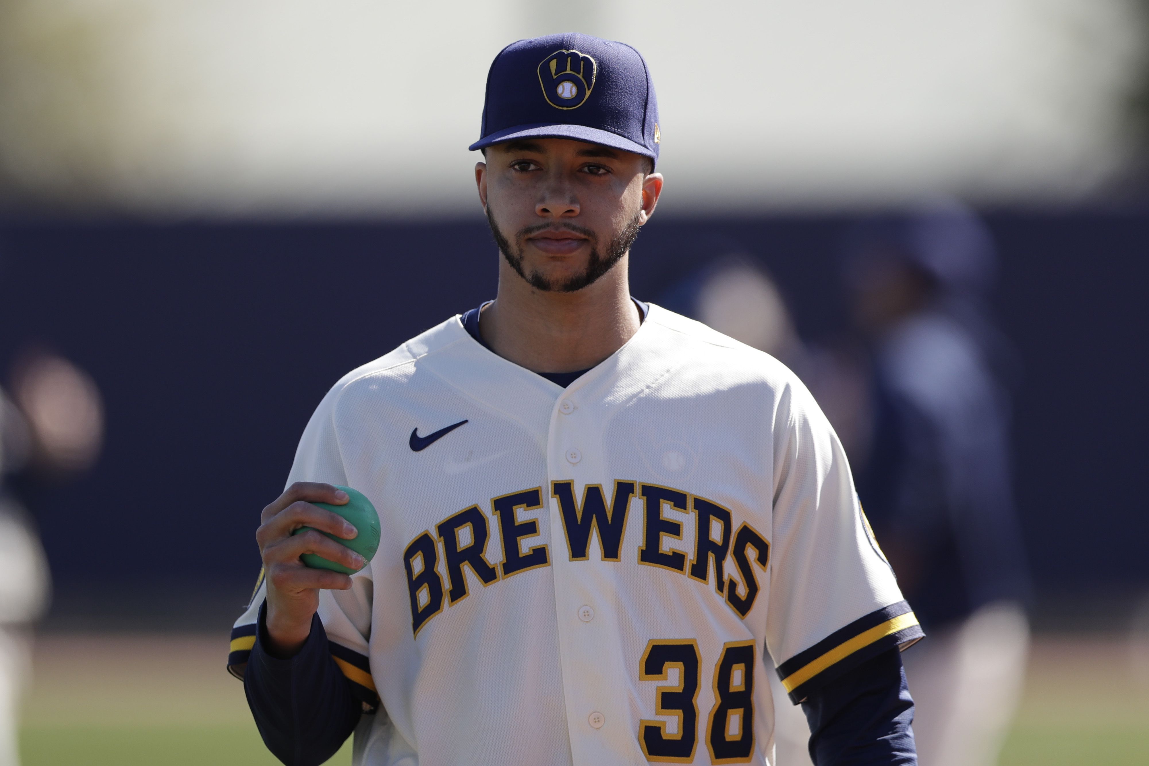 Brewers' Williams, Mariners CF Lewis win Rookie of the Year