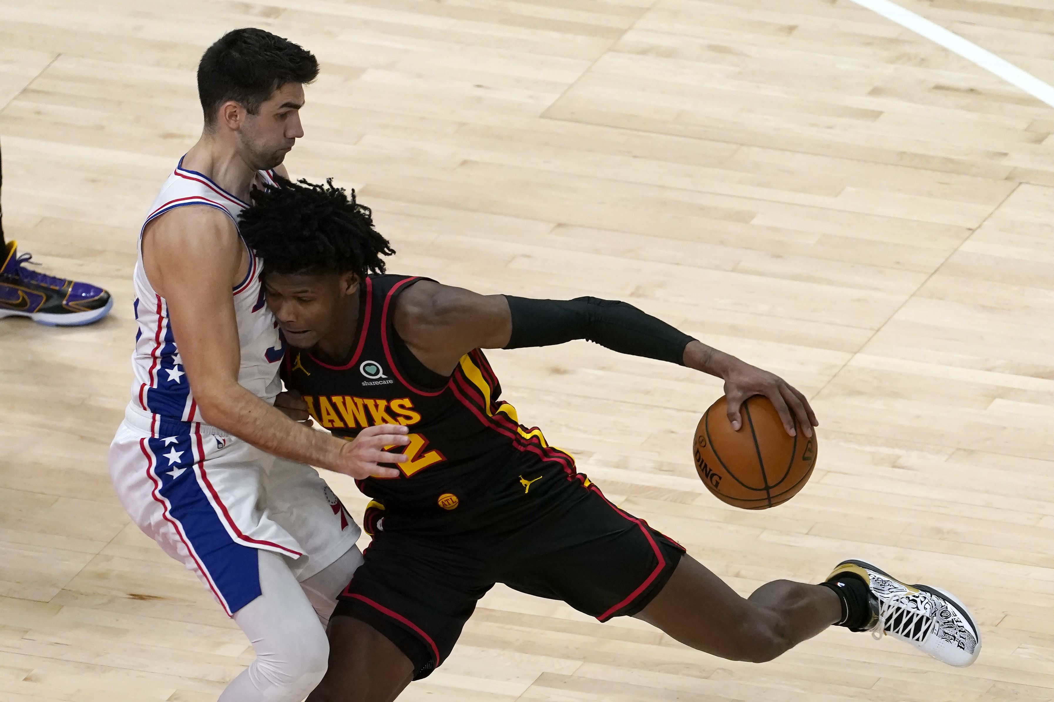 Pope Francis receives, blesses NBA jersey from the Atlanta Hawks