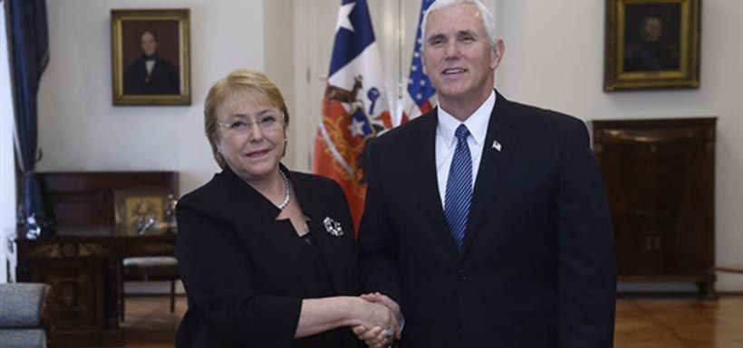 Bachelet y Mike Pence