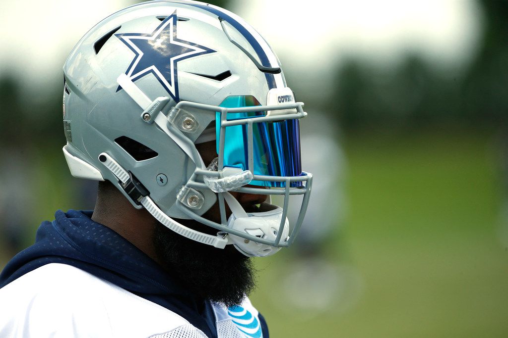 Ezekiel Elliott Appears To Accidentally Unveil Cowboys' Thanksgiving Helmets