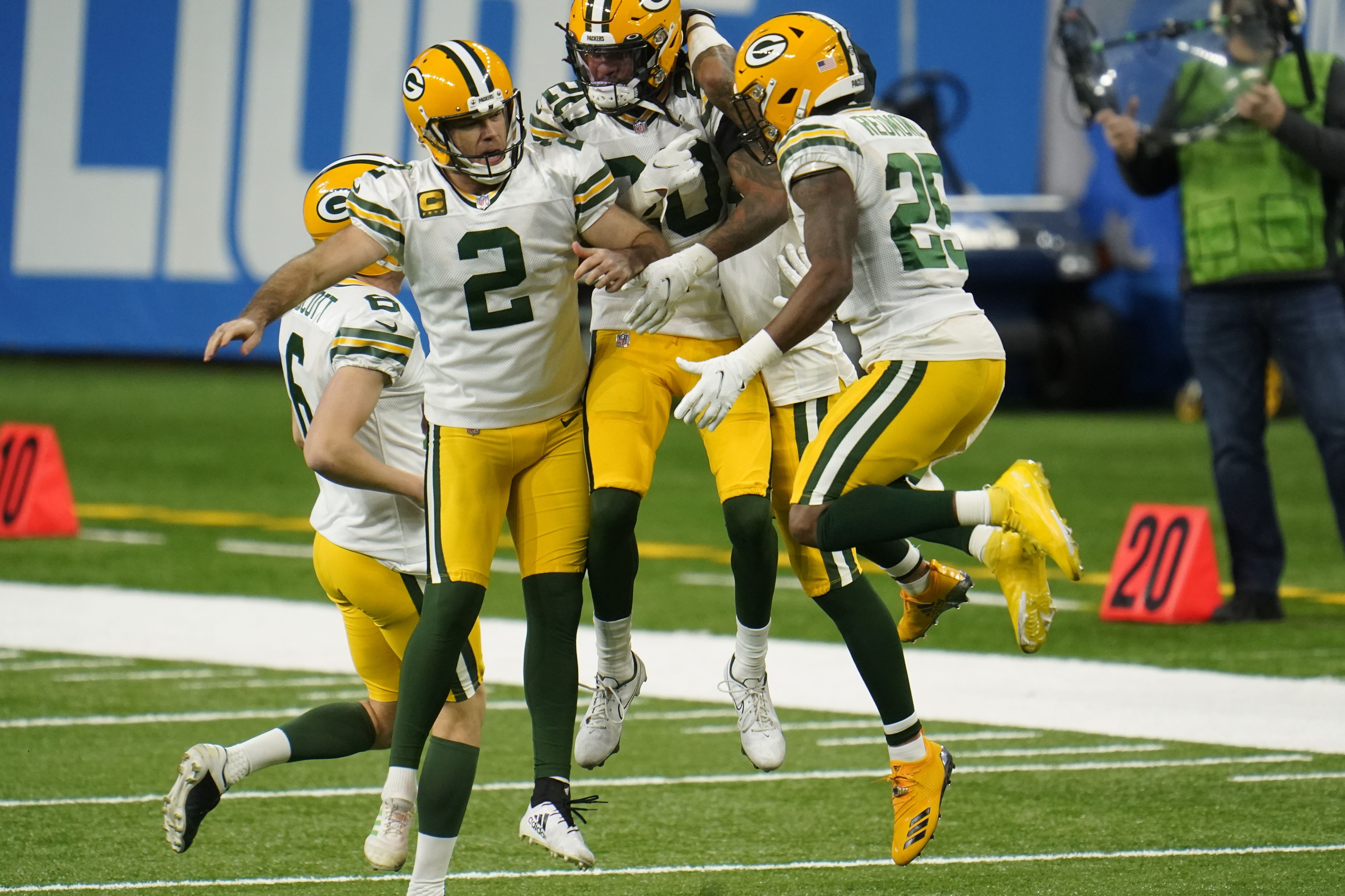 Packers recover from 13-point deficit, beat Bears for 8th straight