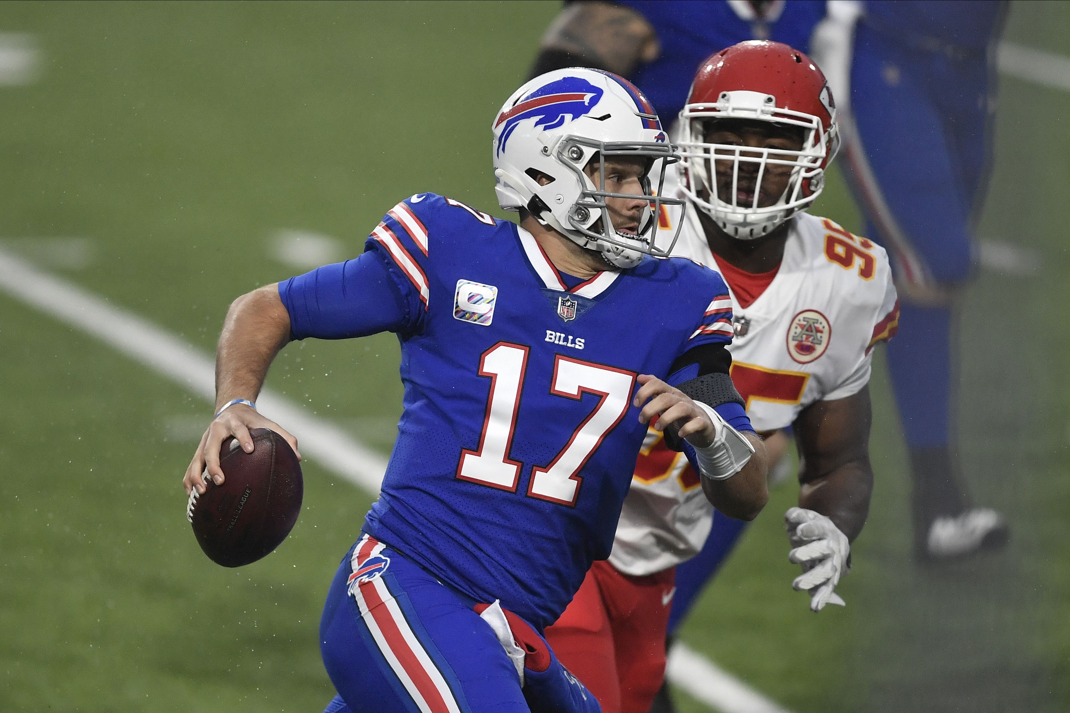 Chiefs, Edwards-Helaire run away with 26-17 win over Bills Le'Veon