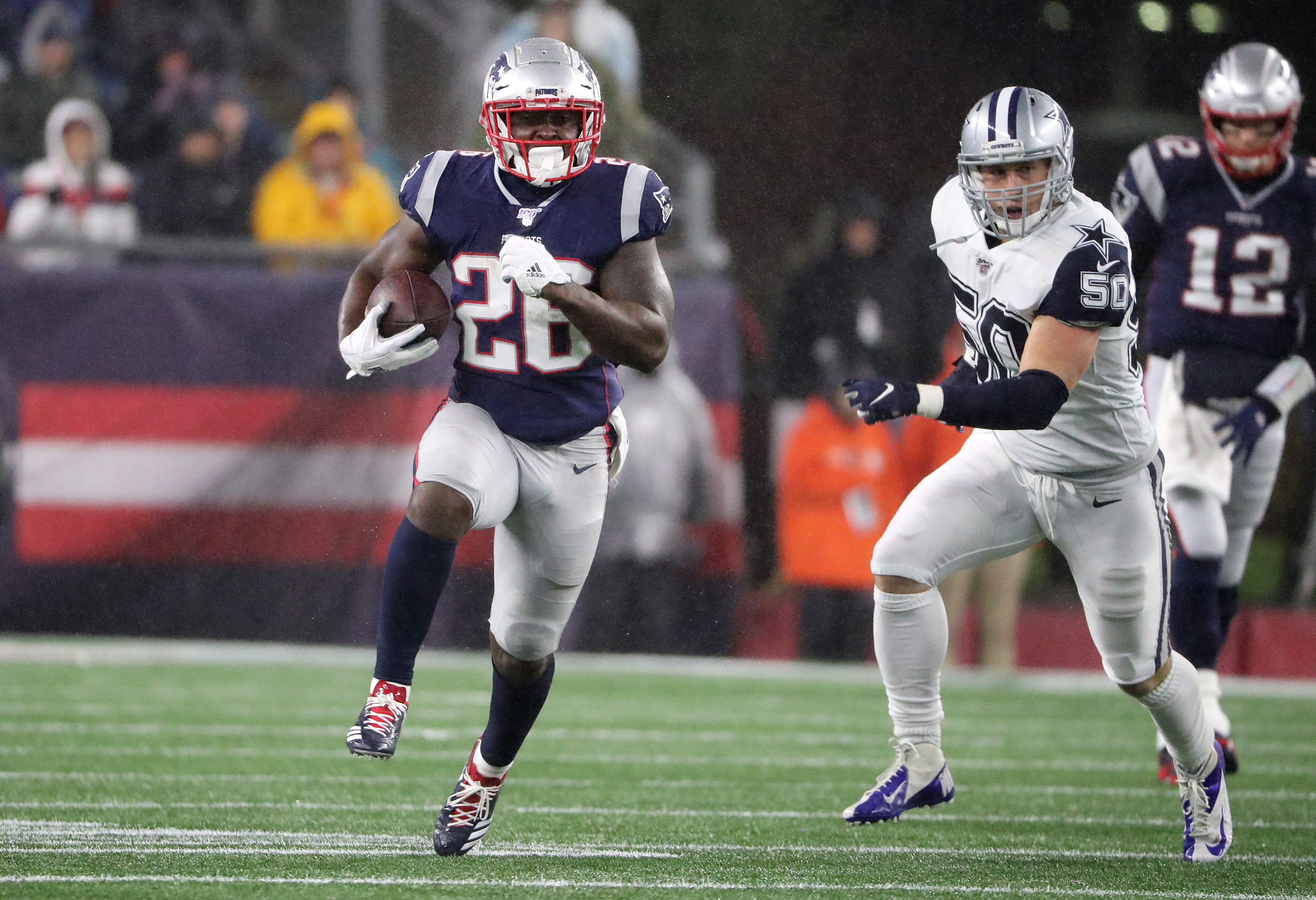 Patriots hold Cowboys' offense without TD in 13-9 win