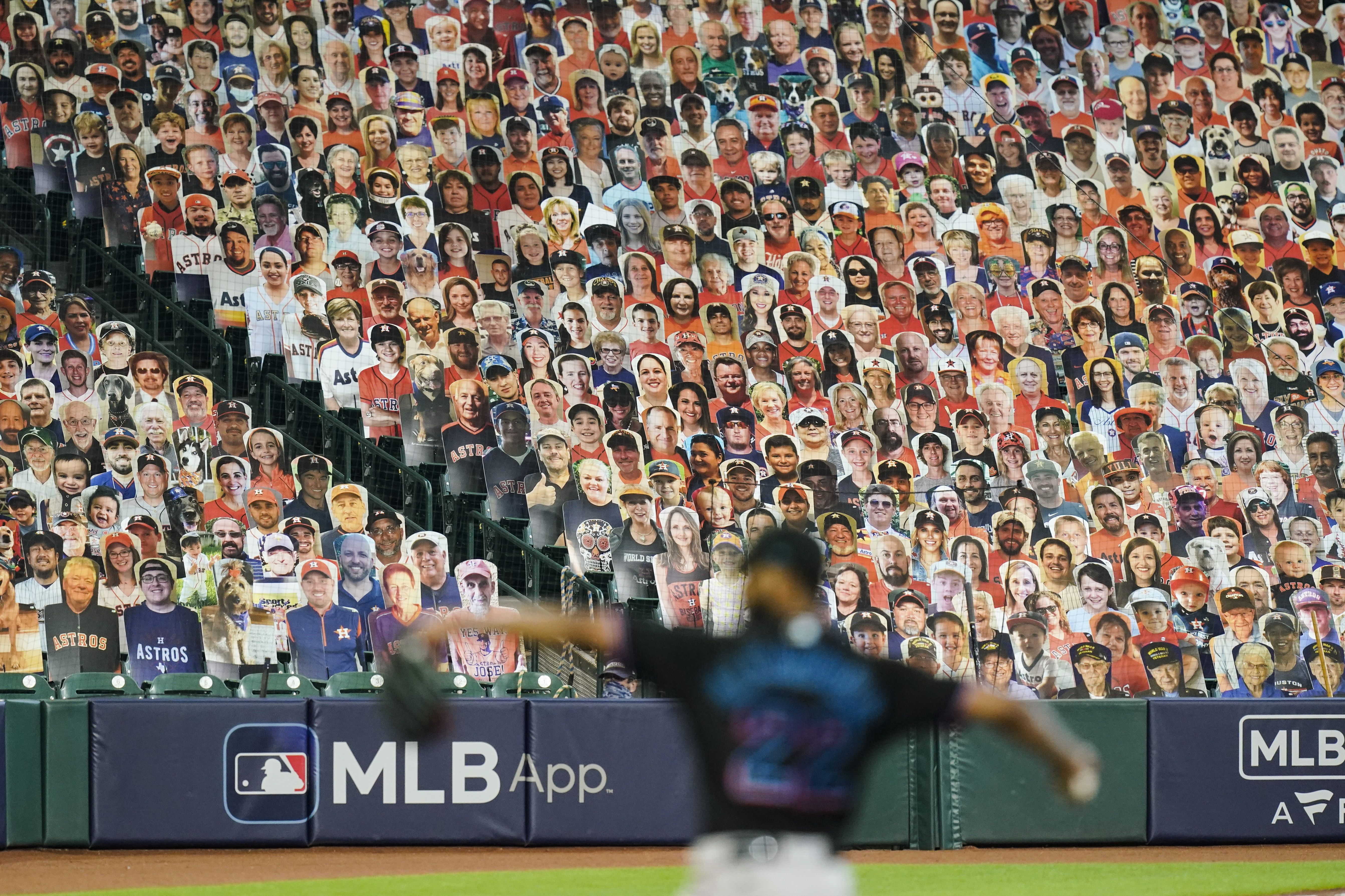 Garrett Cooper's 2-run HR in 9th sends Marlins over Mets 3-1