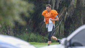 Tom Brady, Bucs players take the field at Tampa's Berkeley Prep