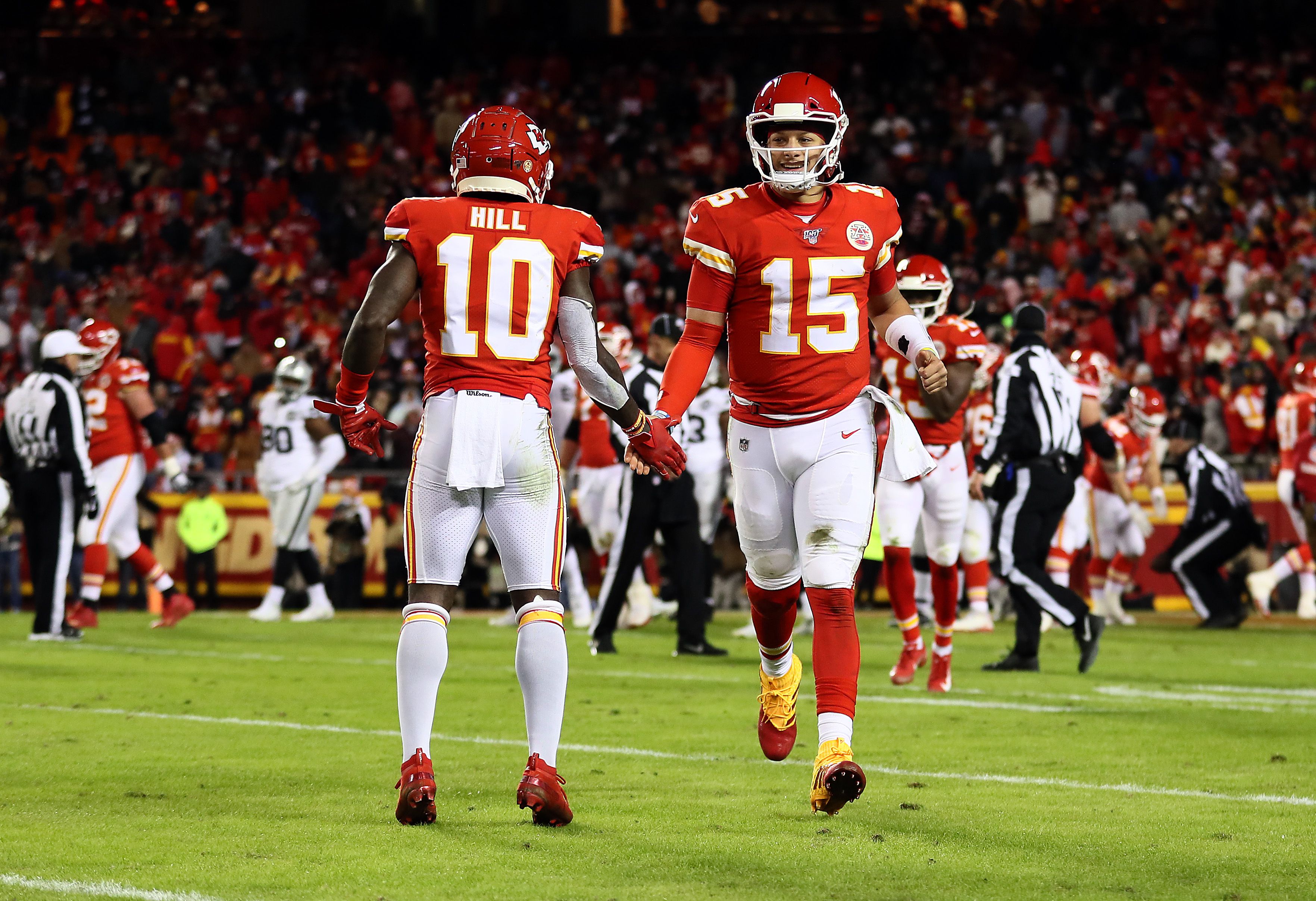 Patrick Mahomes' mother blame Tyreek Hill for interception