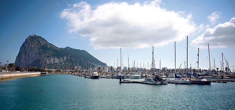 picture-shows-gibraltar-rock-from-la-linea-37287871