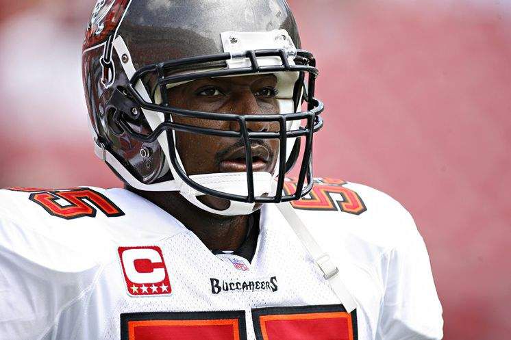 Pro Football Hall of Fame - Do you think Tampa Bay Buccaneers Legend Warrick  Dunn belongs in the Pro Football Hall of Fame? Vote NOW: bit.ly/HOFFV21FBO  #PFHOF21, #GoBucs