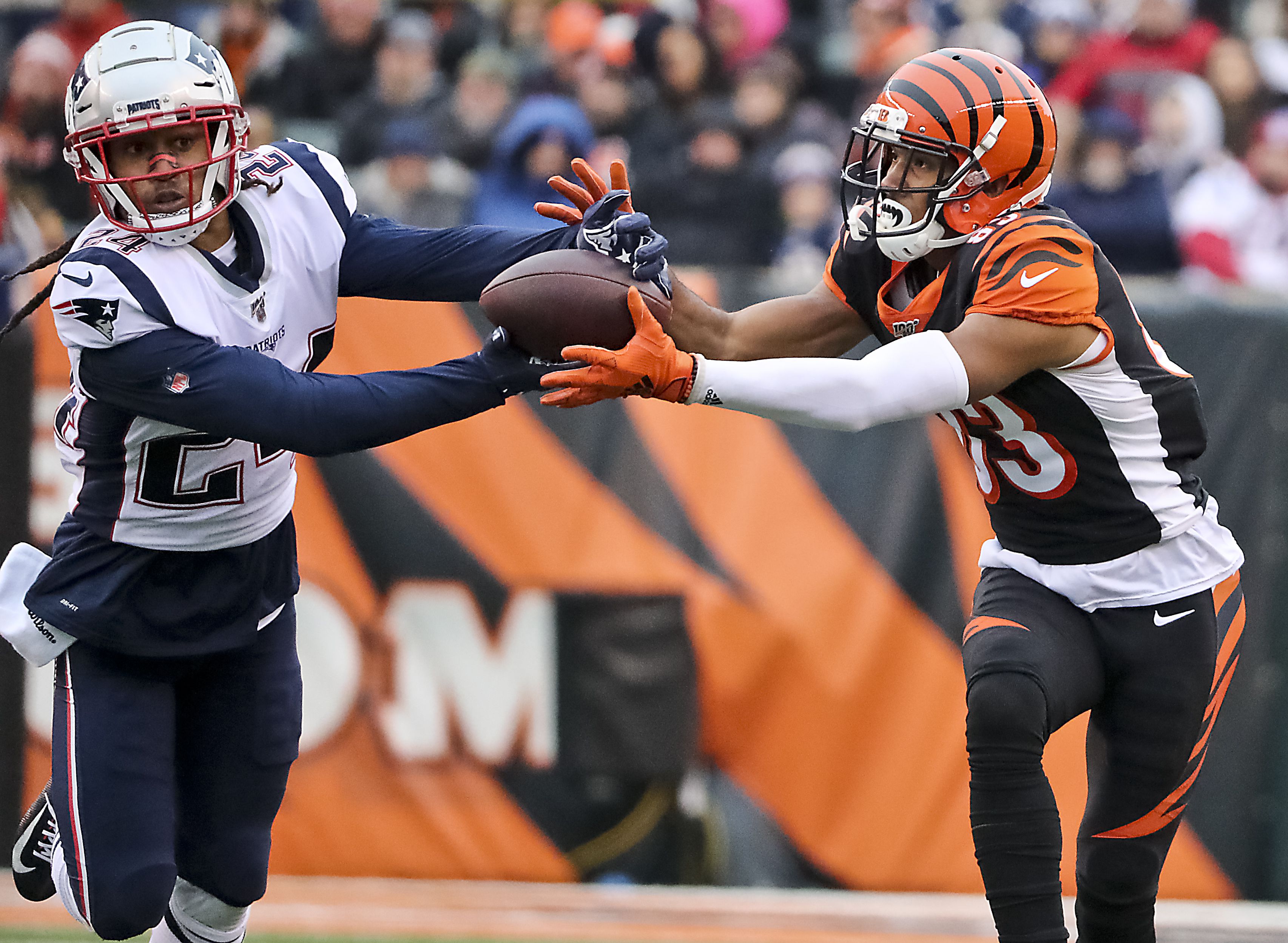 DPOY, Stephon Gilmore wearing the away uniform : r/Patriots