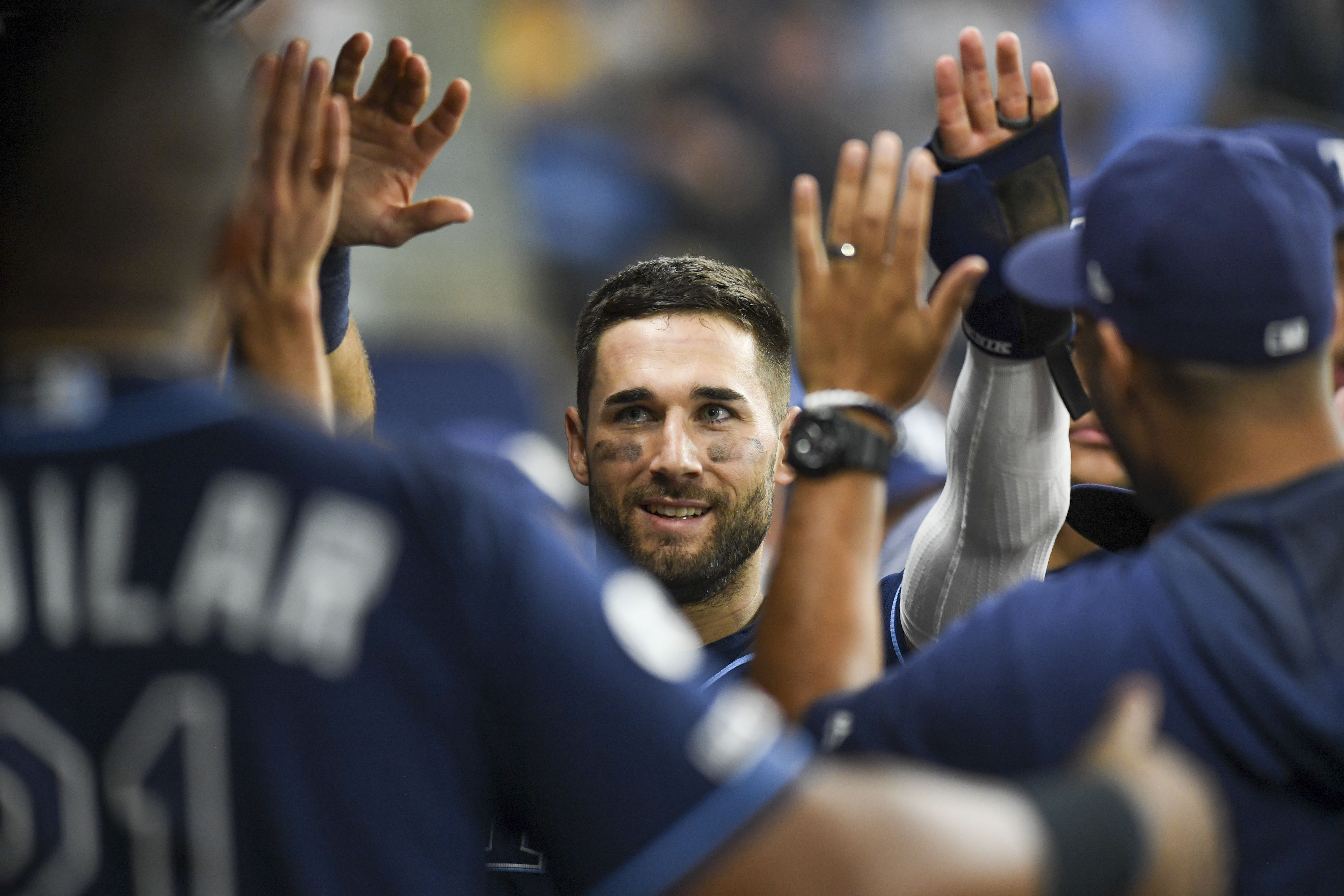 Kevin Kiermaier leaves game with neck spasms, expects to be ready for  Tuesday