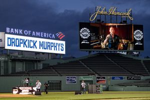 Dropkick Murphys, Bruce Springsteen Raise $700,000 With Fenway Park Show –  Billboard