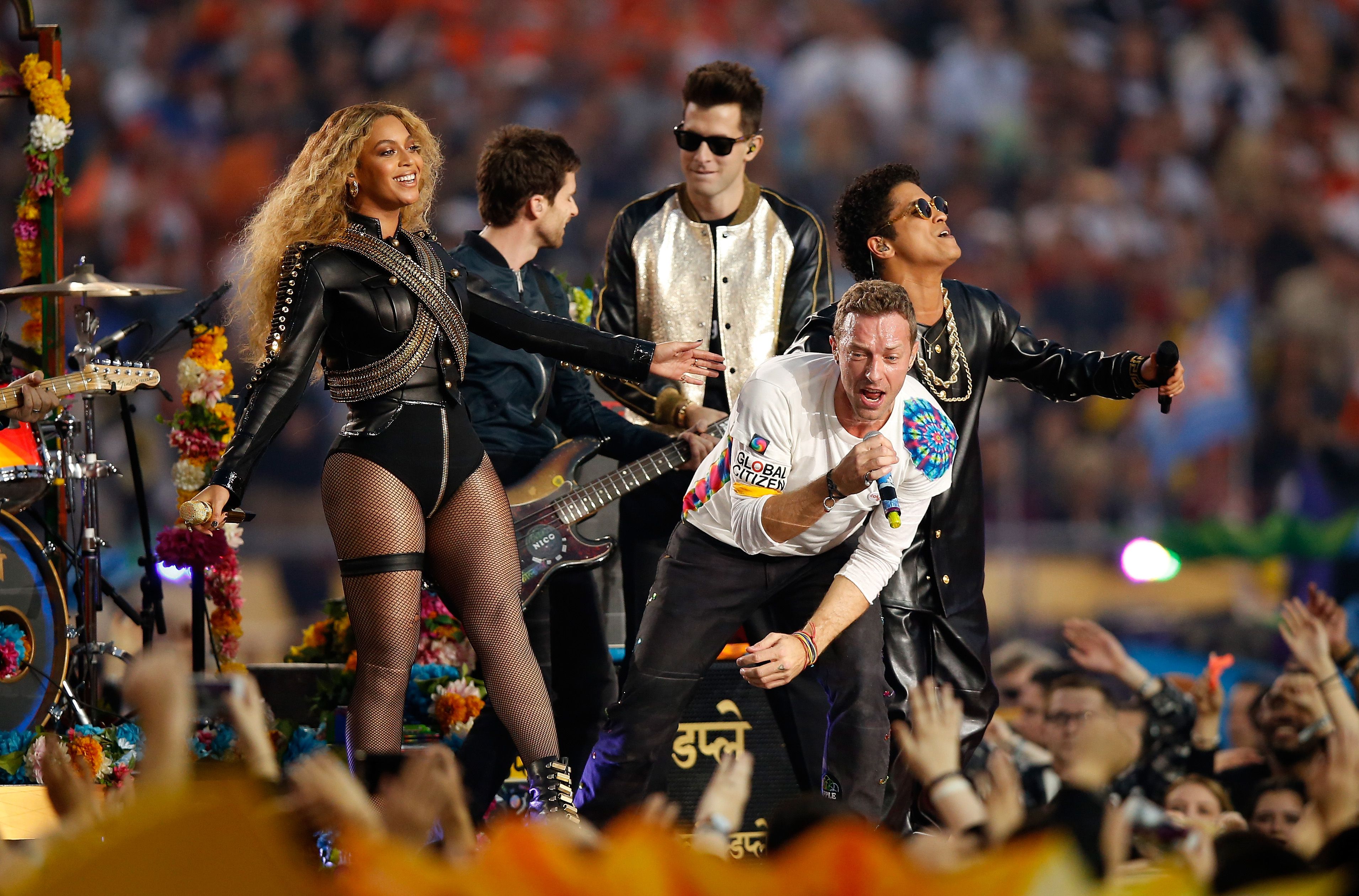 Super Bowl 50: Coldplay Rocks Colorful Halftime Show With Help From  Beyonce, Bruno Mars - ABC News