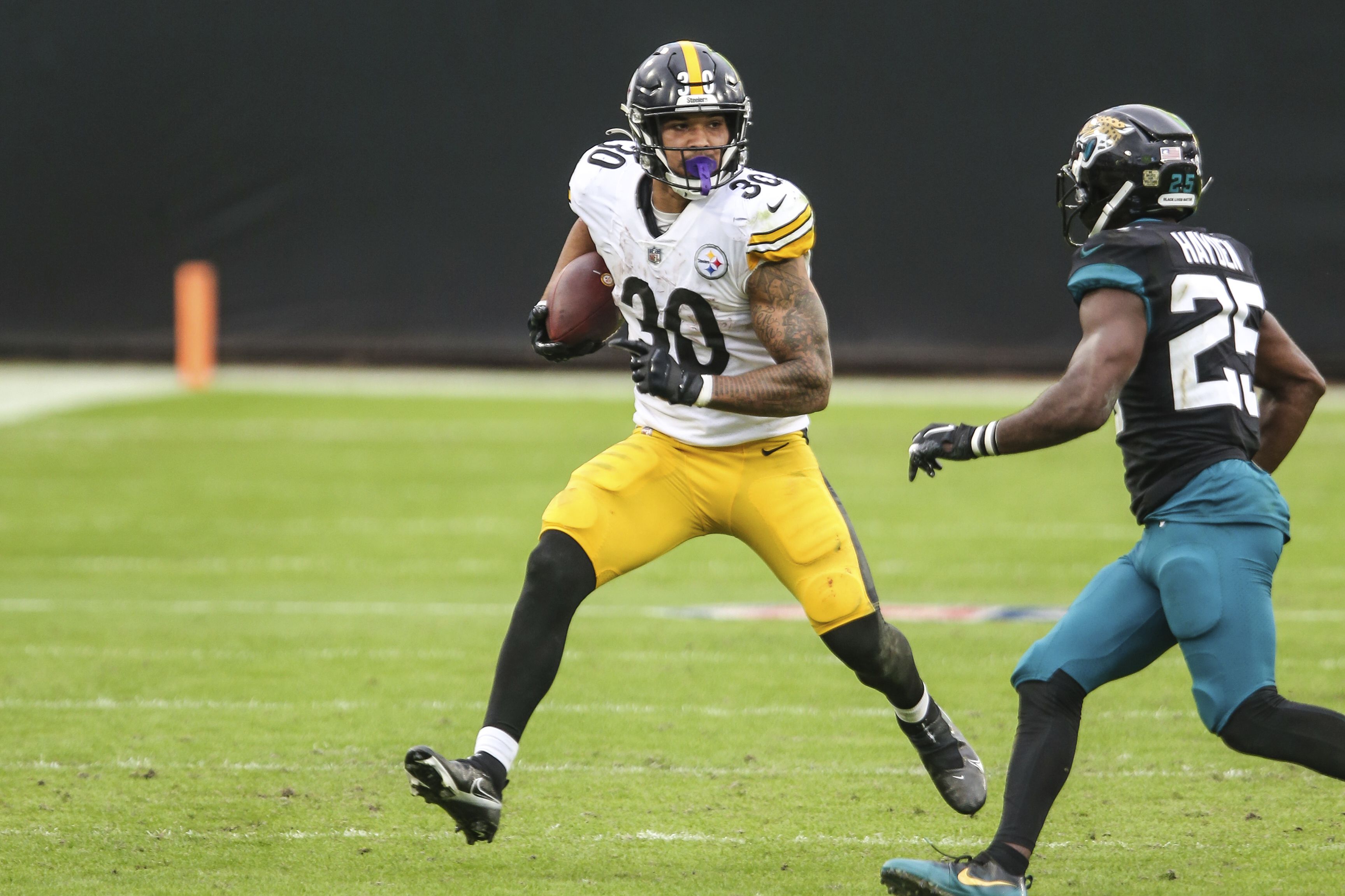 James Conner runs for season-high 145 yards on Monday Night